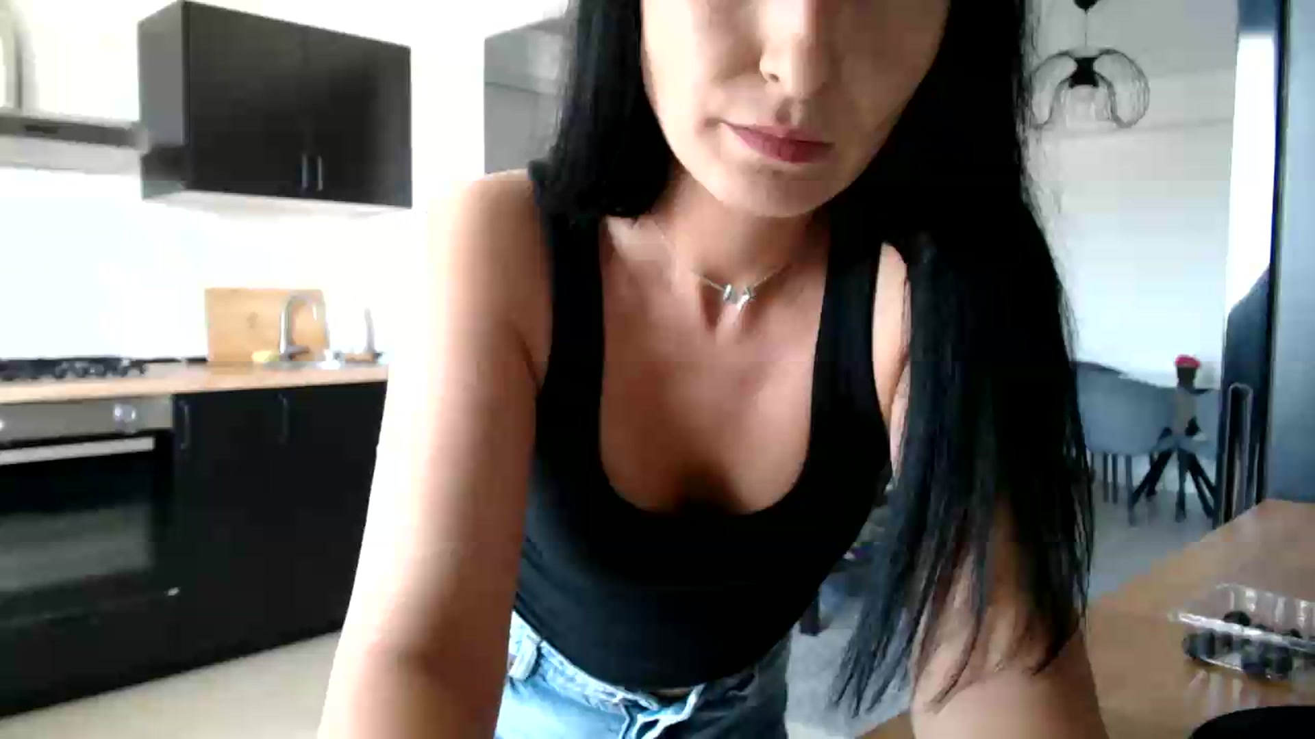 Gallery image thumbnail from ReyInna's myfreecams stream on, 06/20/2026, 09:45 image 1 of 20