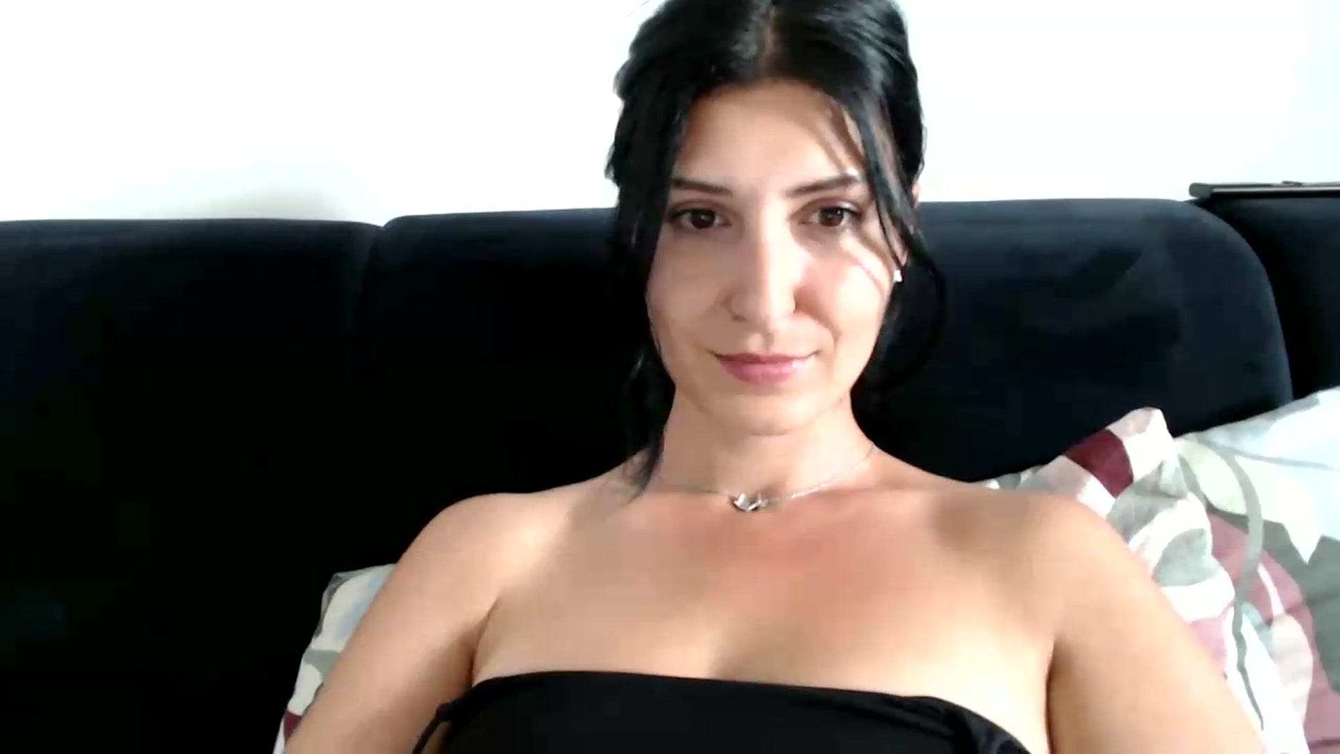 Gallery image thumbnail from ReyInna's myfreecams stream on, 06/21/2026, 13:34 image 9 of 20