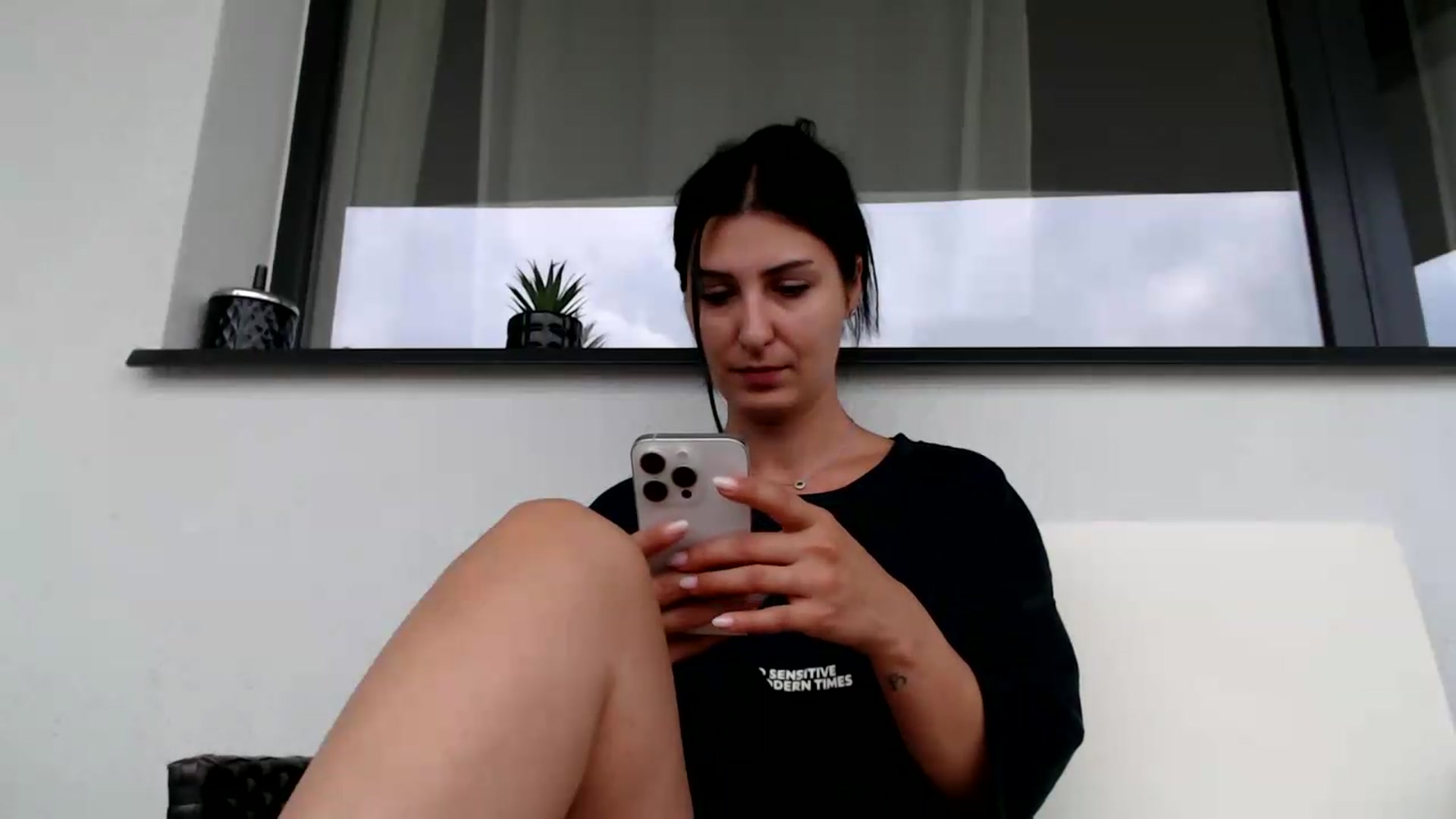 Gallery image thumbnail from ReyInna's myfreecams stream on, 06/24/2026, 08:19 image 4 of 20