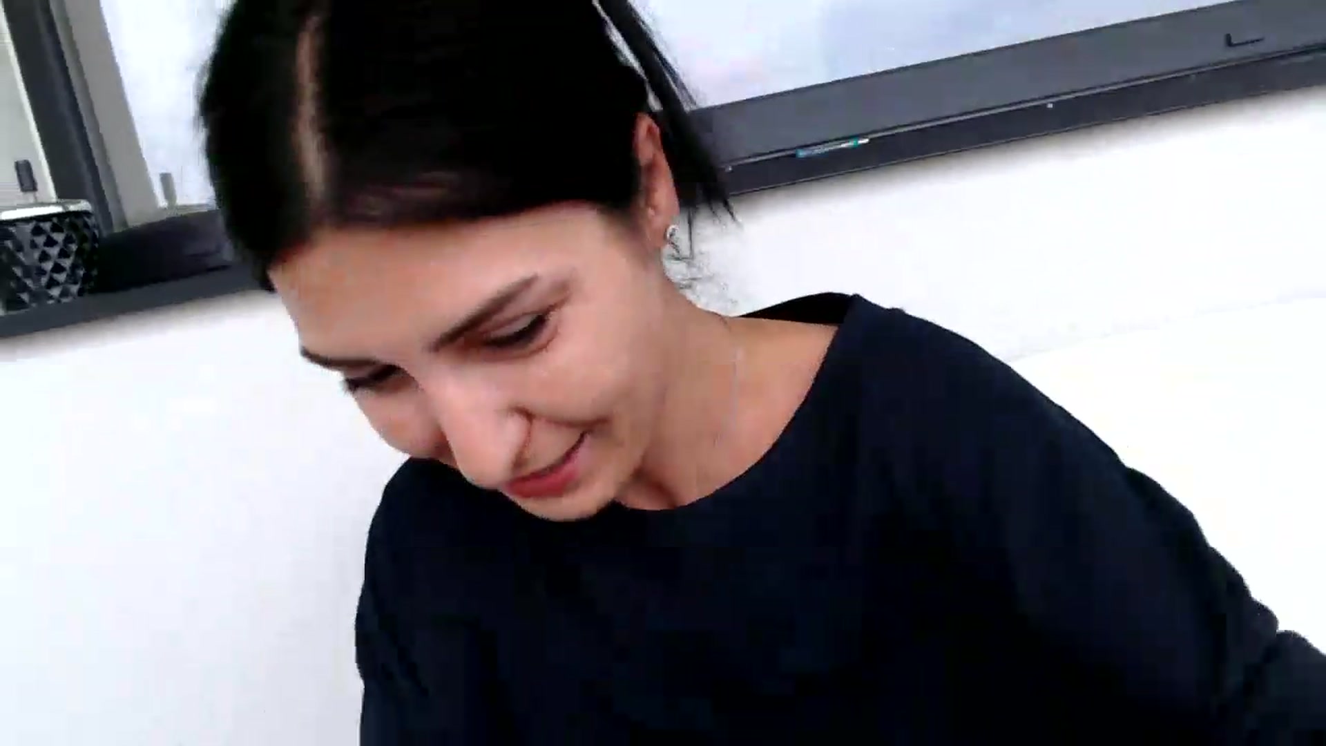 Gallery image thumbnail from ReyInna's myfreecams stream on, 06/24/2026, 08:19 image 9 of 20
