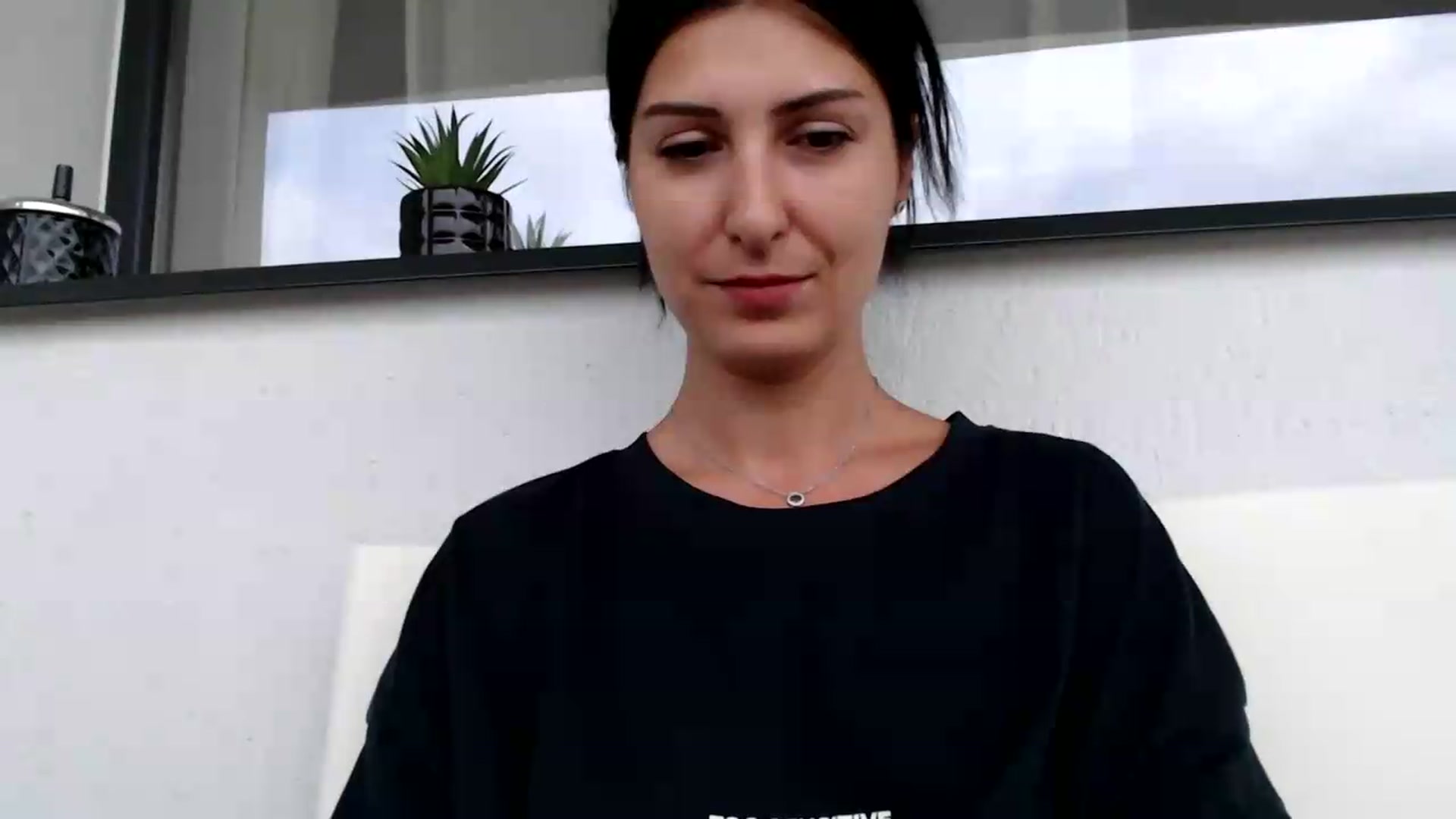 Gallery image thumbnail from ReyInna's myfreecams stream on, 06/24/2026, 08:19 image 13 of 20