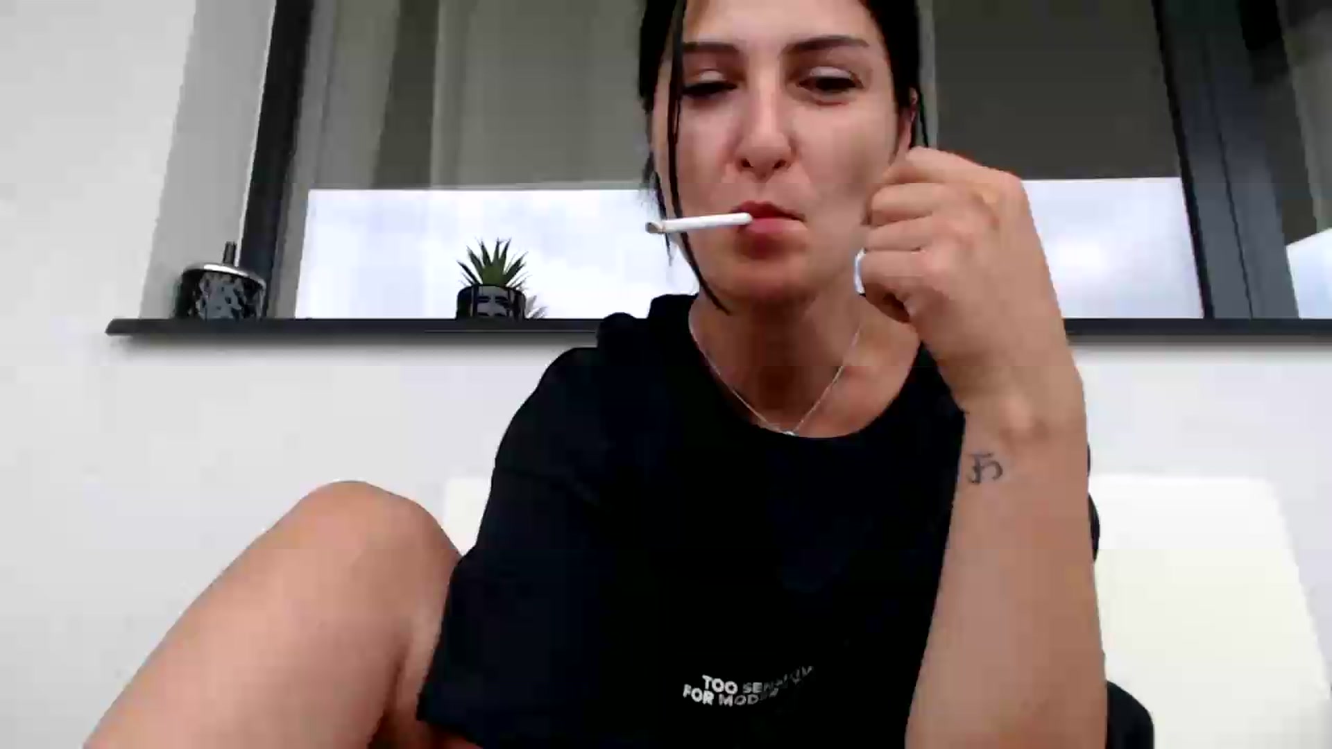 Gallery image thumbnail from ReyInna's myfreecams stream on, 06/24/2026, 08:19 image 1 of 20