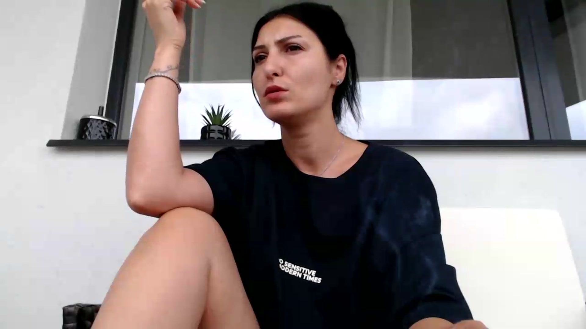 Gallery image thumbnail from ReyInna's myfreecams stream on, 06/24/2026, 08:19 image 2 of 20