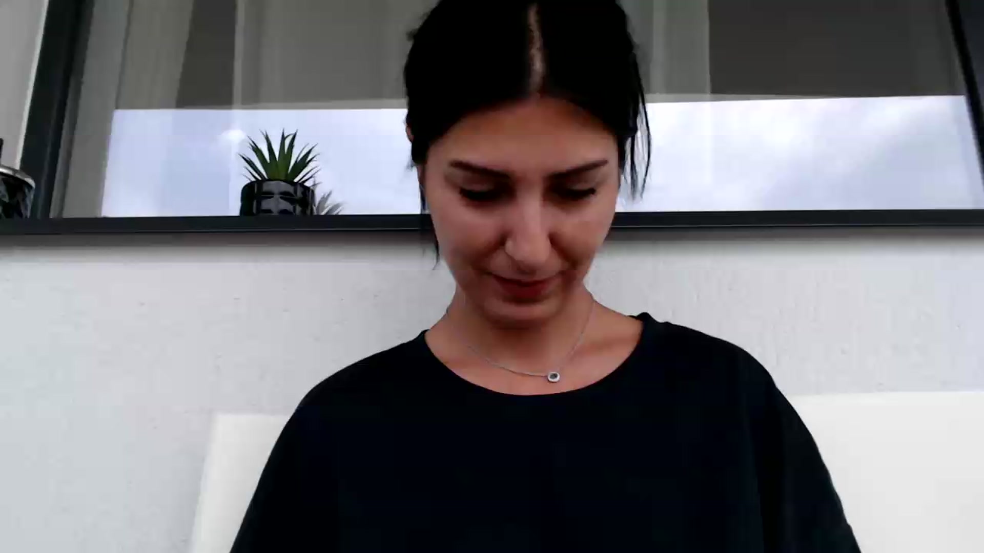 Gallery image thumbnail from ReyInna's myfreecams stream on, 06/24/2026, 08:19 image 8 of 20