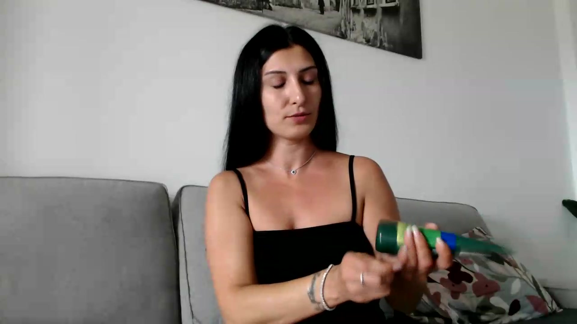 Gallery image thumbnail from ReyInna's myfreecams stream on, 07/03/2026, 13:37 image 13 of 20