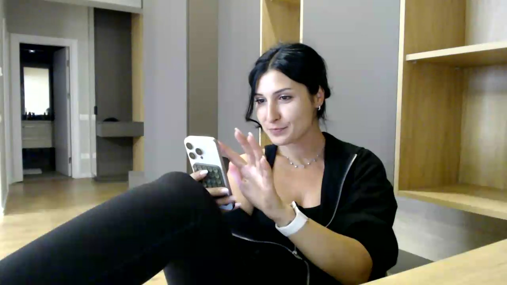 Gallery image thumbnail from ReyInna's myfreecams stream on, 07/09/2026, 15:43 image 10 of 20