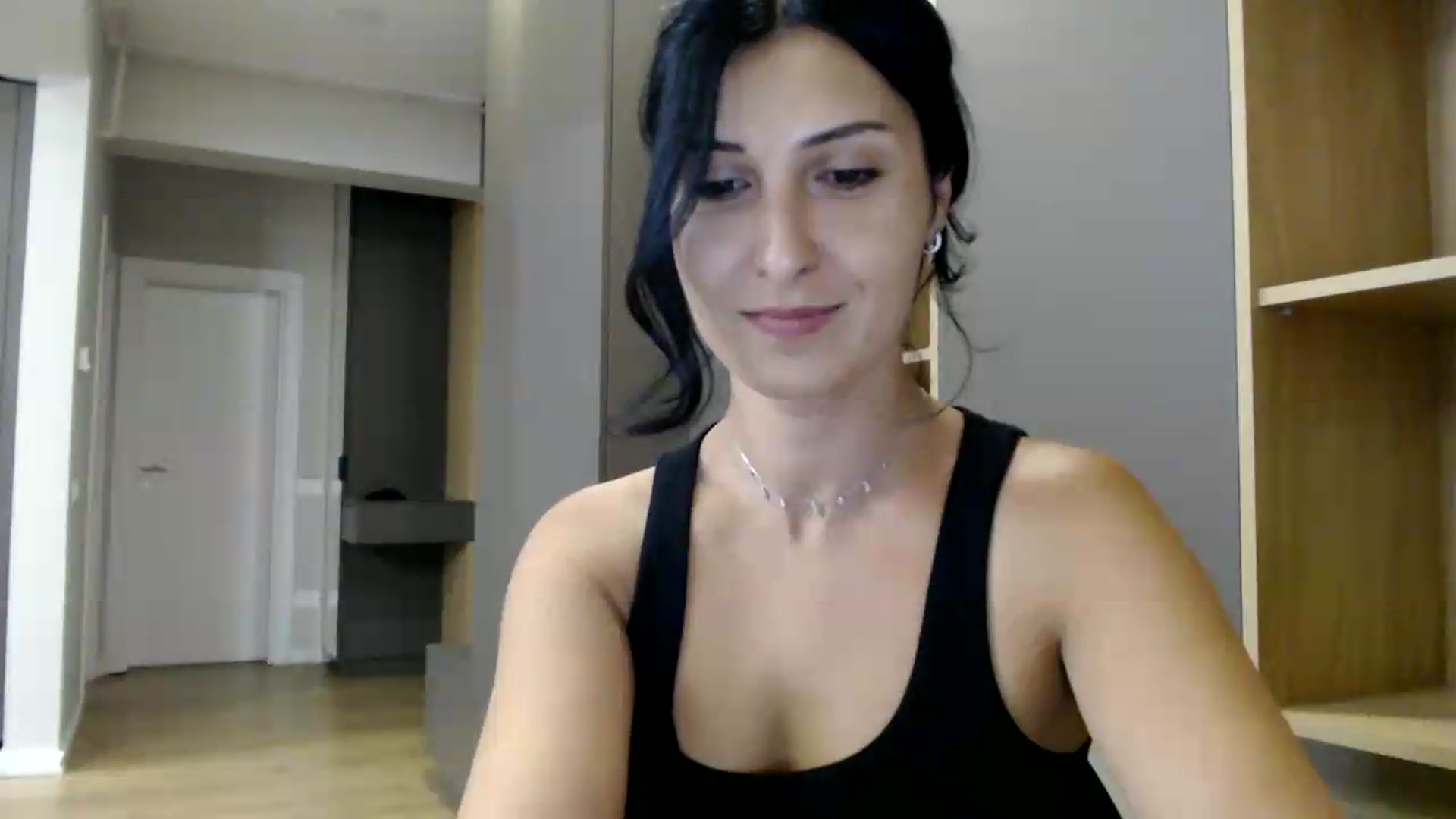 Gallery image thumbnail from ReyInna's myfreecams stream on, 07/09/2026, 15:43 image 16 of 20