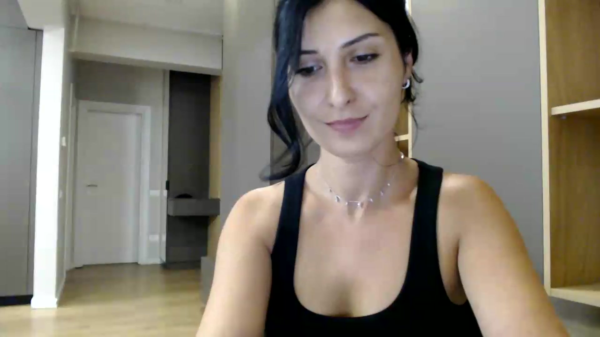 Gallery image thumbnail from ReyInna's myfreecams stream on, 07/09/2026, 15:43 image 18 of 20