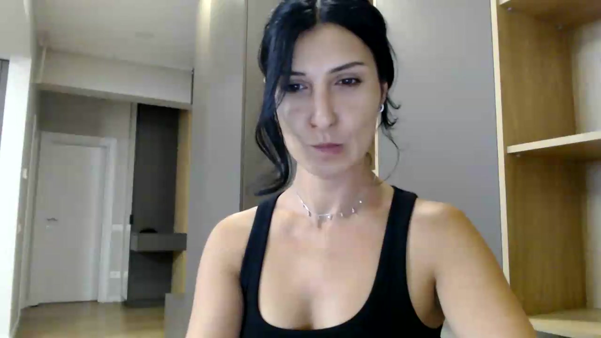 Gallery image thumbnail from ReyInna's myfreecams stream on, 07/09/2026, 15:43 image 15 of 20