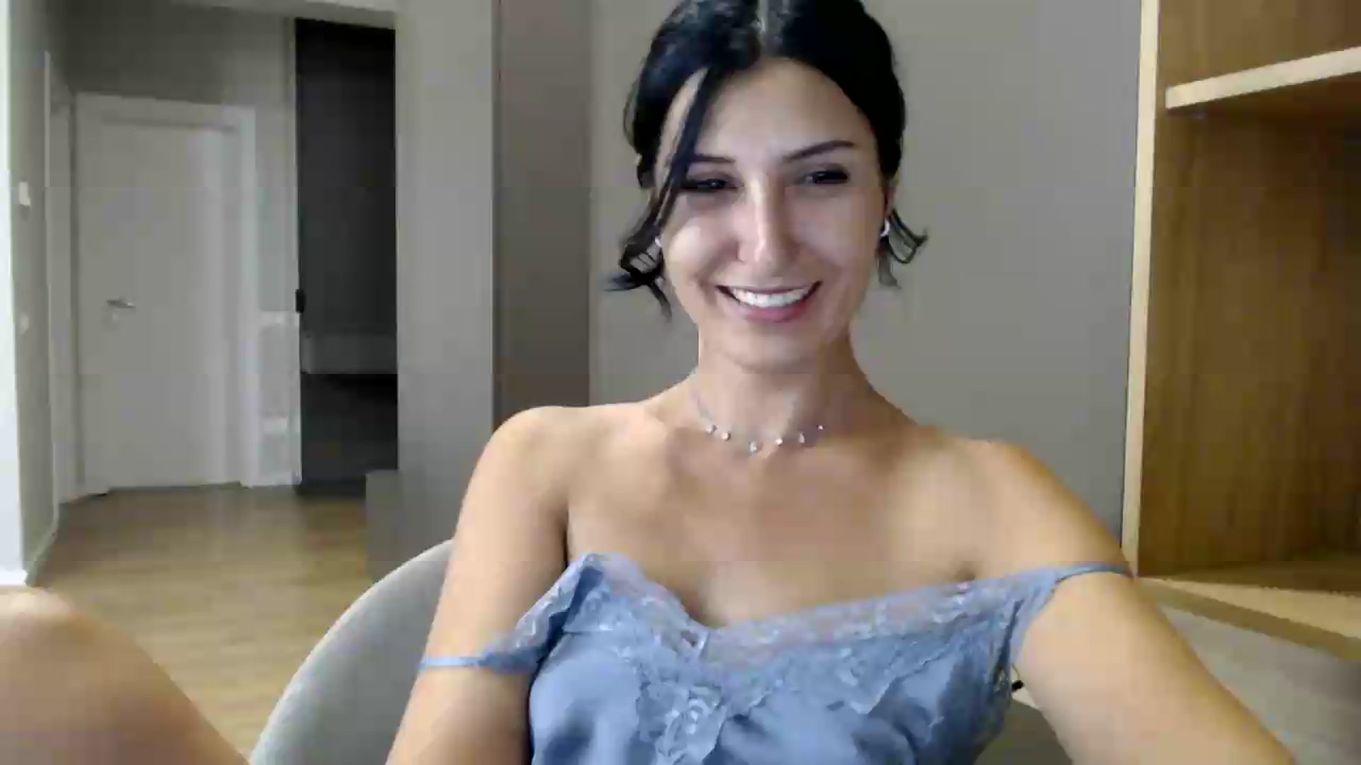 Gallery image thumbnail from ReyInna's myfreecams stream on, 07/09/2026, 19:08 image 1 of 20