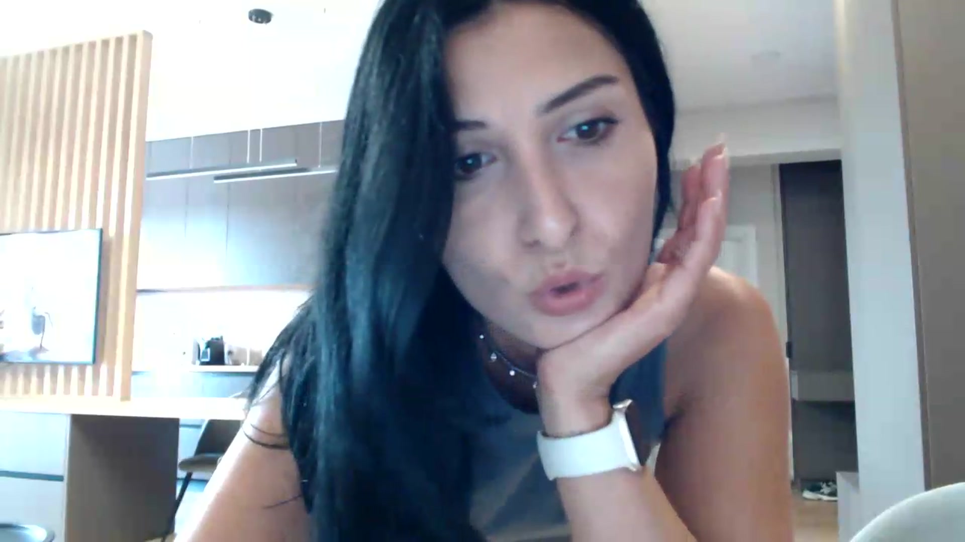 Gallery image thumbnail from ReyInna's myfreecams stream on, 07/10/2026, 11:39 image 15 of 20