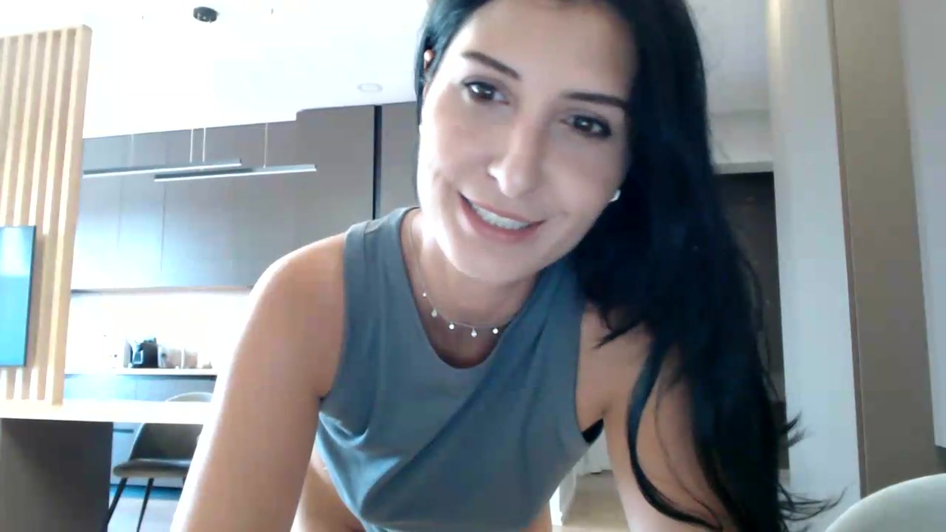 Gallery image thumbnail from ReyInna's myfreecams stream on, 07/10/2026, 11:39 image 8 of 20