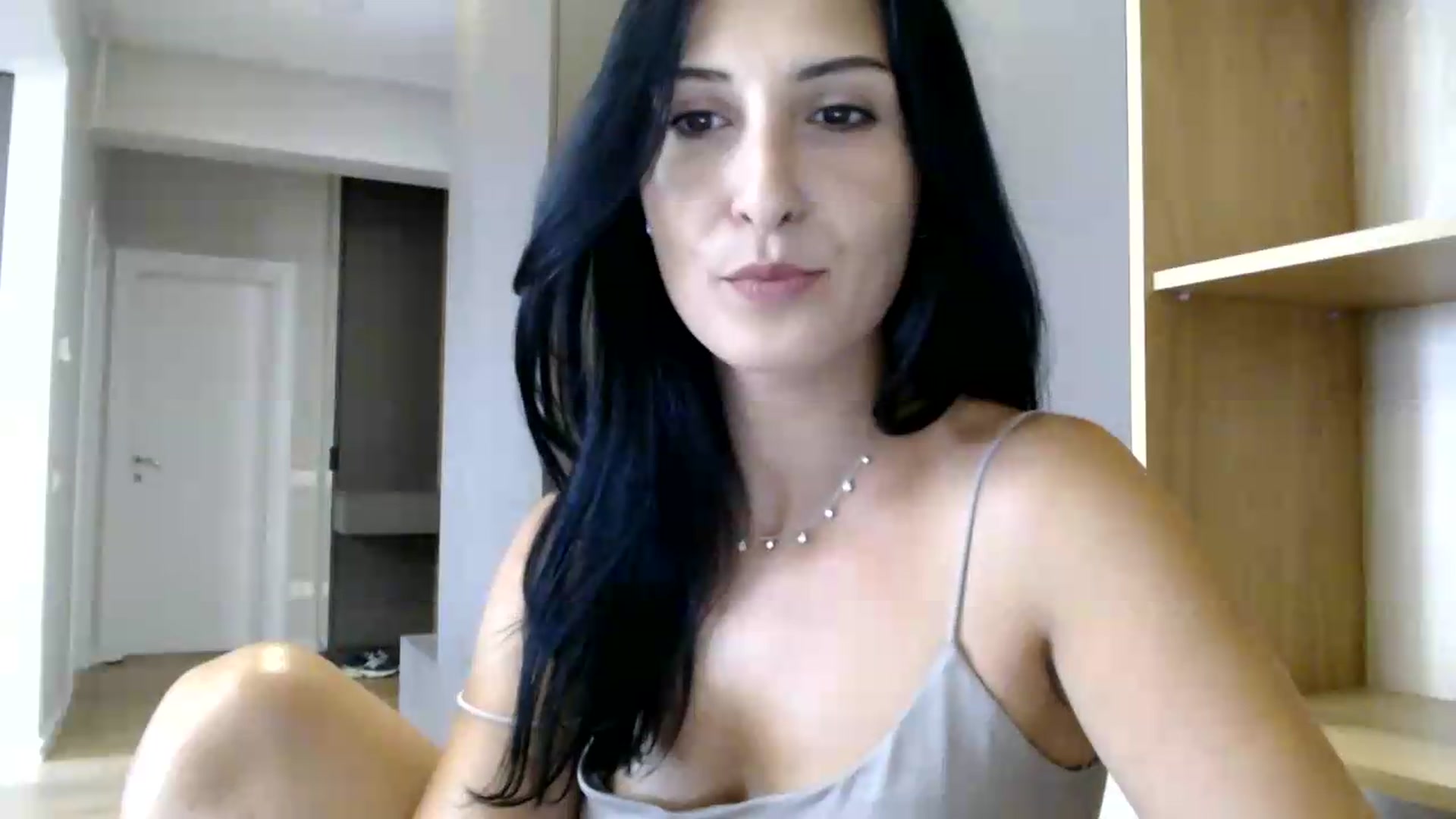 Gallery image thumbnail from ReyInna's myfreecams stream on, 07/10/2026, 13:08 image 18 of 20