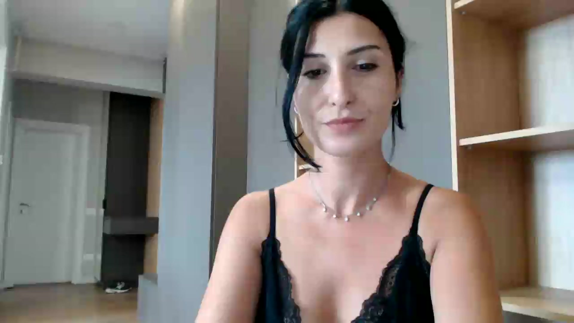 Gallery image thumbnail from ReyInna's myfreecams stream on, 07/10/2026, 13:08 image 1 of 20