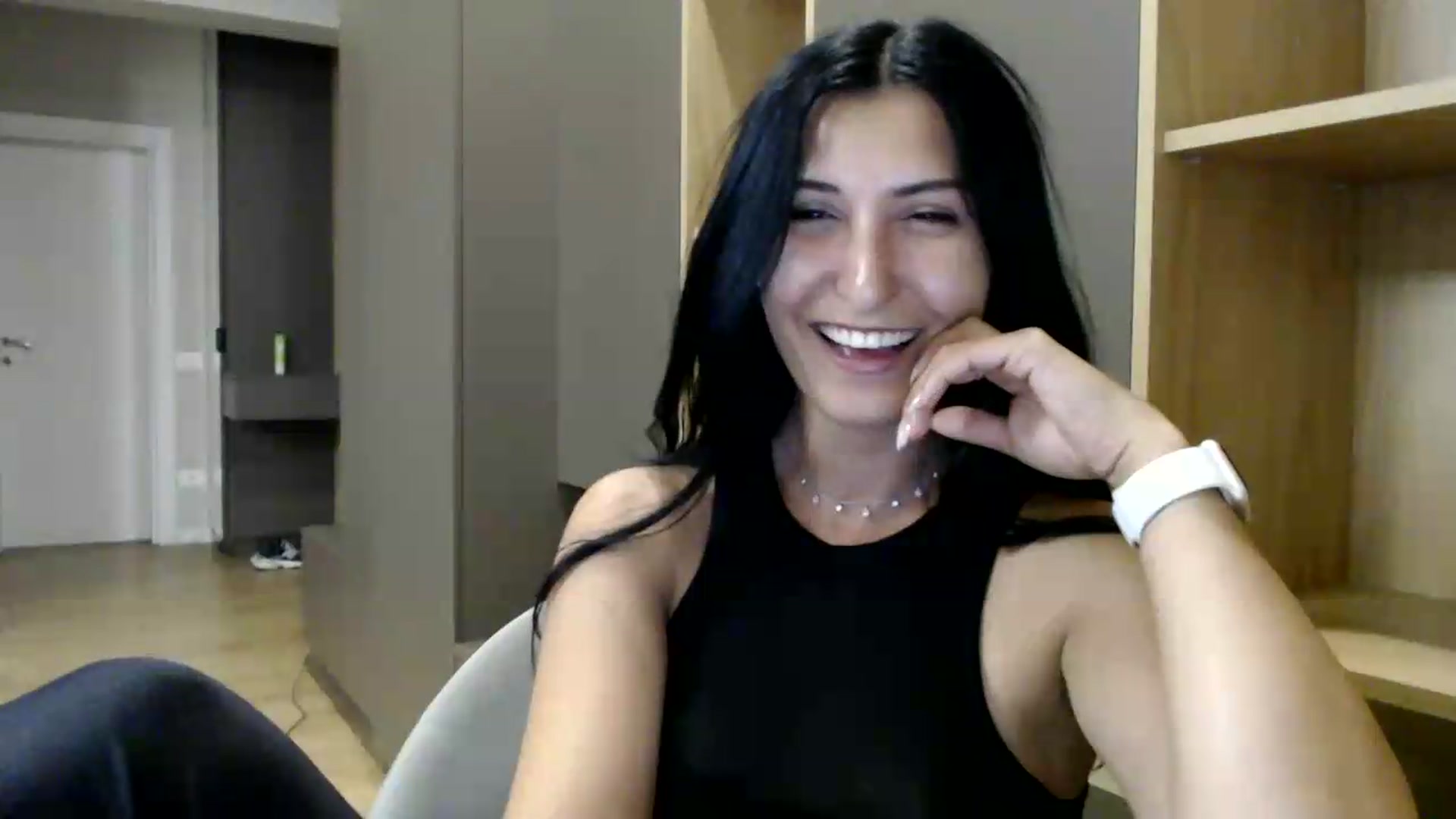 Gallery image thumbnail from ReyInna's myfreecams stream on, 07/10/2026, 19:03 image 11 of 20