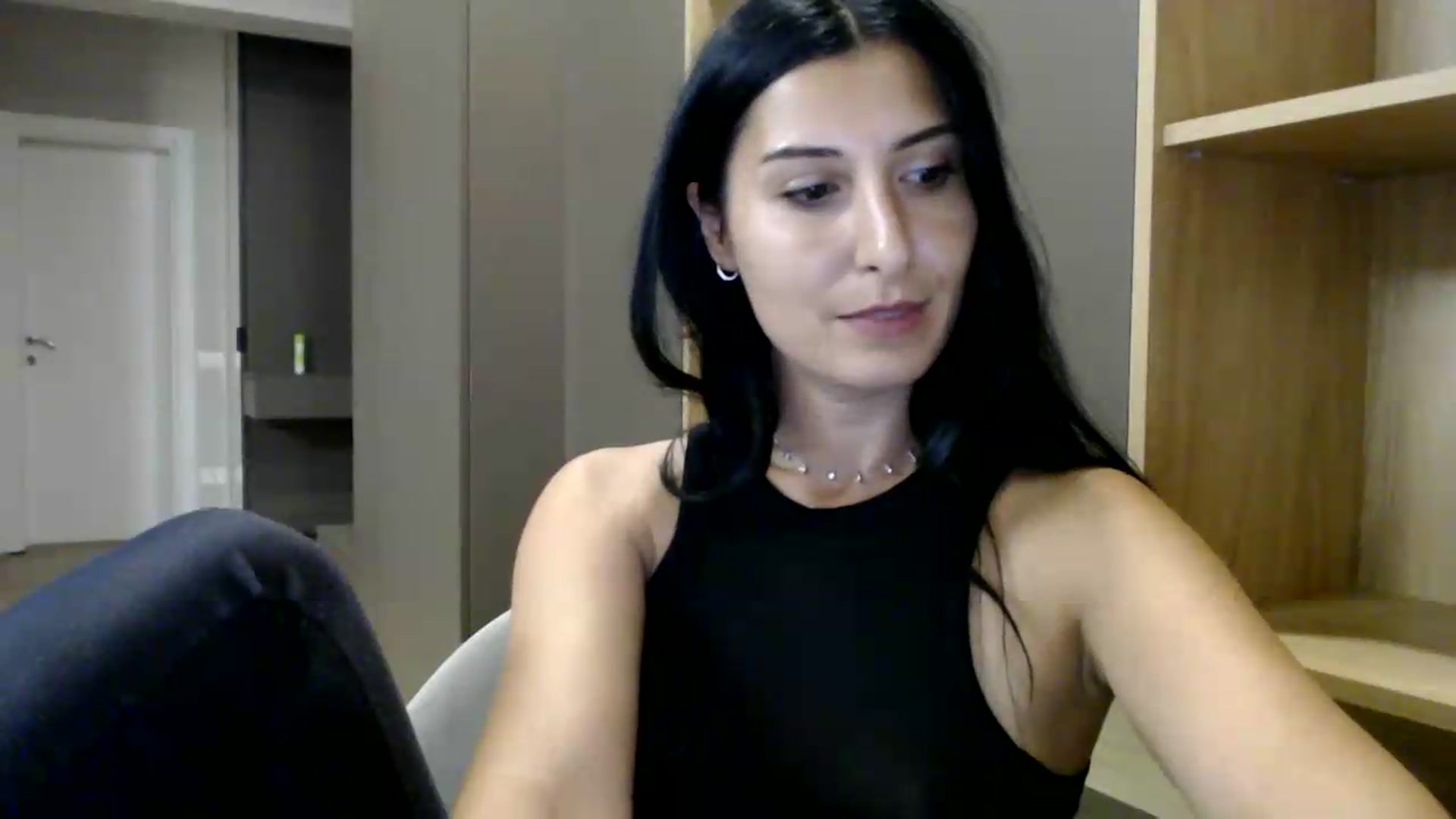 Gallery image thumbnail from ReyInna's myfreecams stream on, 07/10/2026, 19:03 image 13 of 20