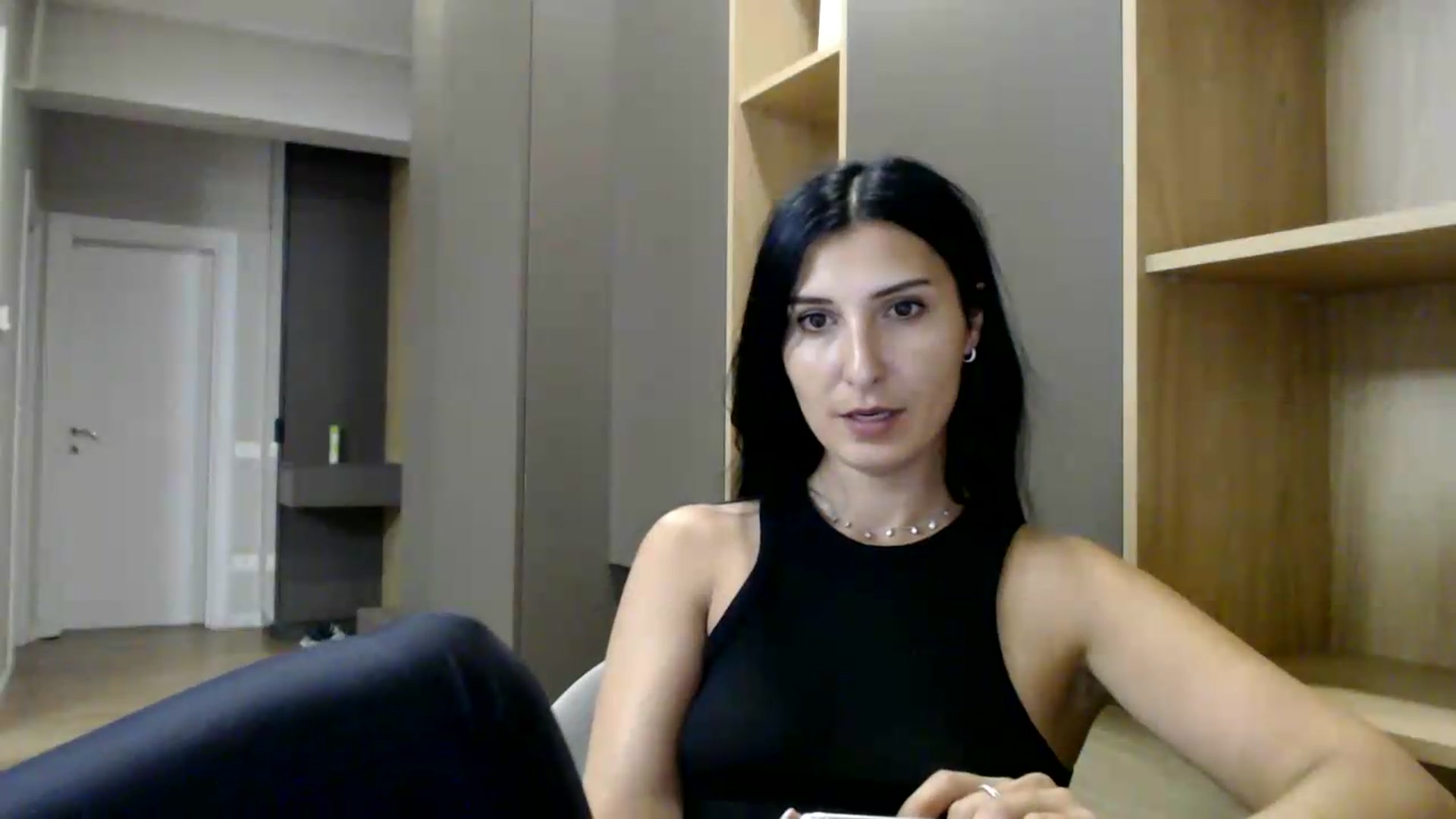 Gallery image thumbnail from ReyInna's myfreecams stream on, 07/10/2026, 19:03 image 9 of 20