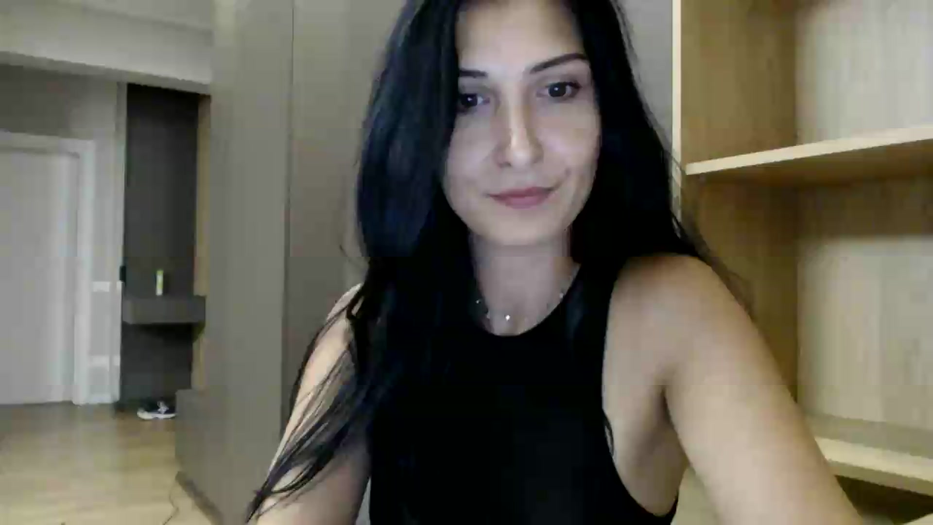 Gallery image thumbnail from ReyInna's myfreecams stream on, 07/10/2026, 19:03 image 15 of 20