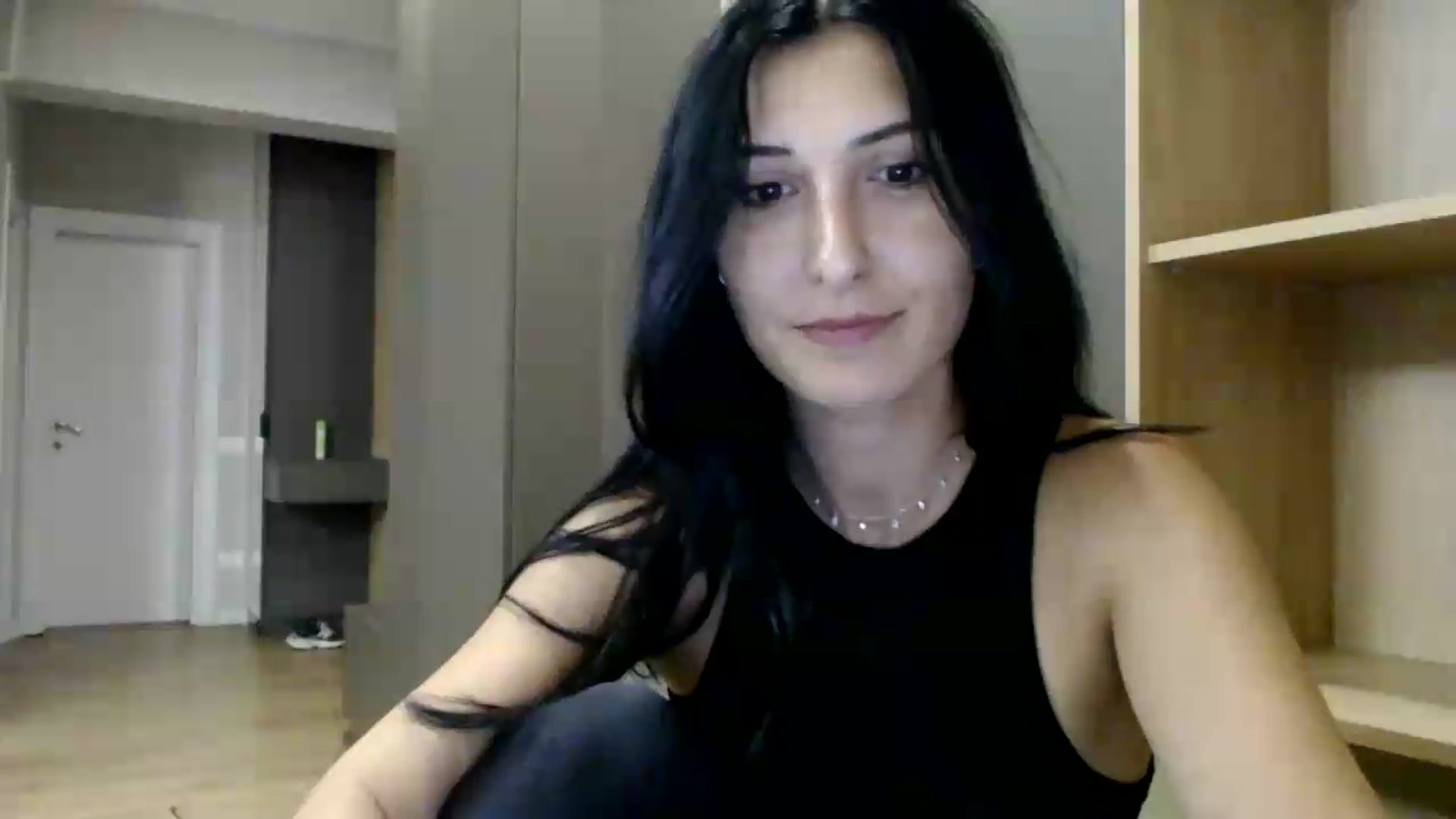 Gallery image thumbnail from ReyInna's myfreecams stream on, 07/10/2026, 19:03 image 14 of 20