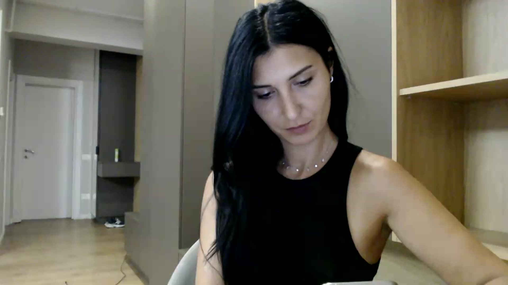 Gallery image thumbnail from ReyInna's myfreecams stream on, 07/10/2026, 19:03 image 8 of 20
