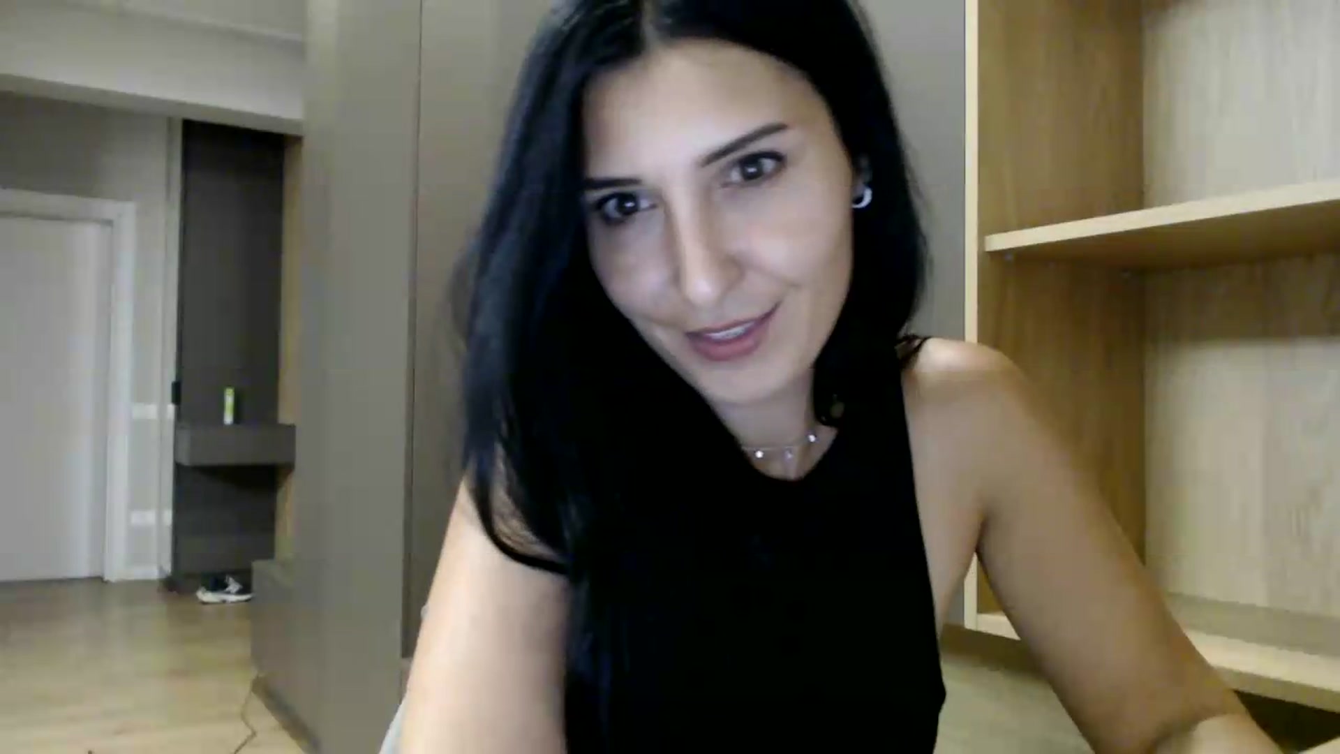 Gallery image thumbnail from ReyInna's myfreecams stream on, 07/10/2026, 19:03 image 18 of 20