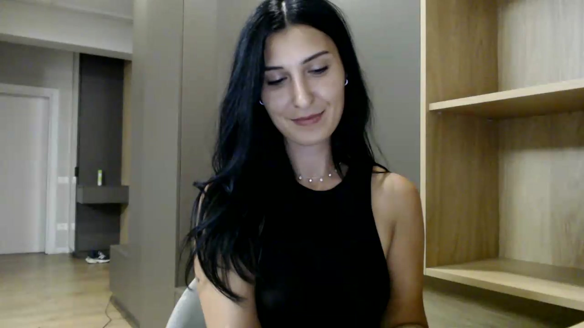 Gallery image thumbnail from ReyInna's myfreecams stream on, 07/10/2026, 19:03 image 19 of 20