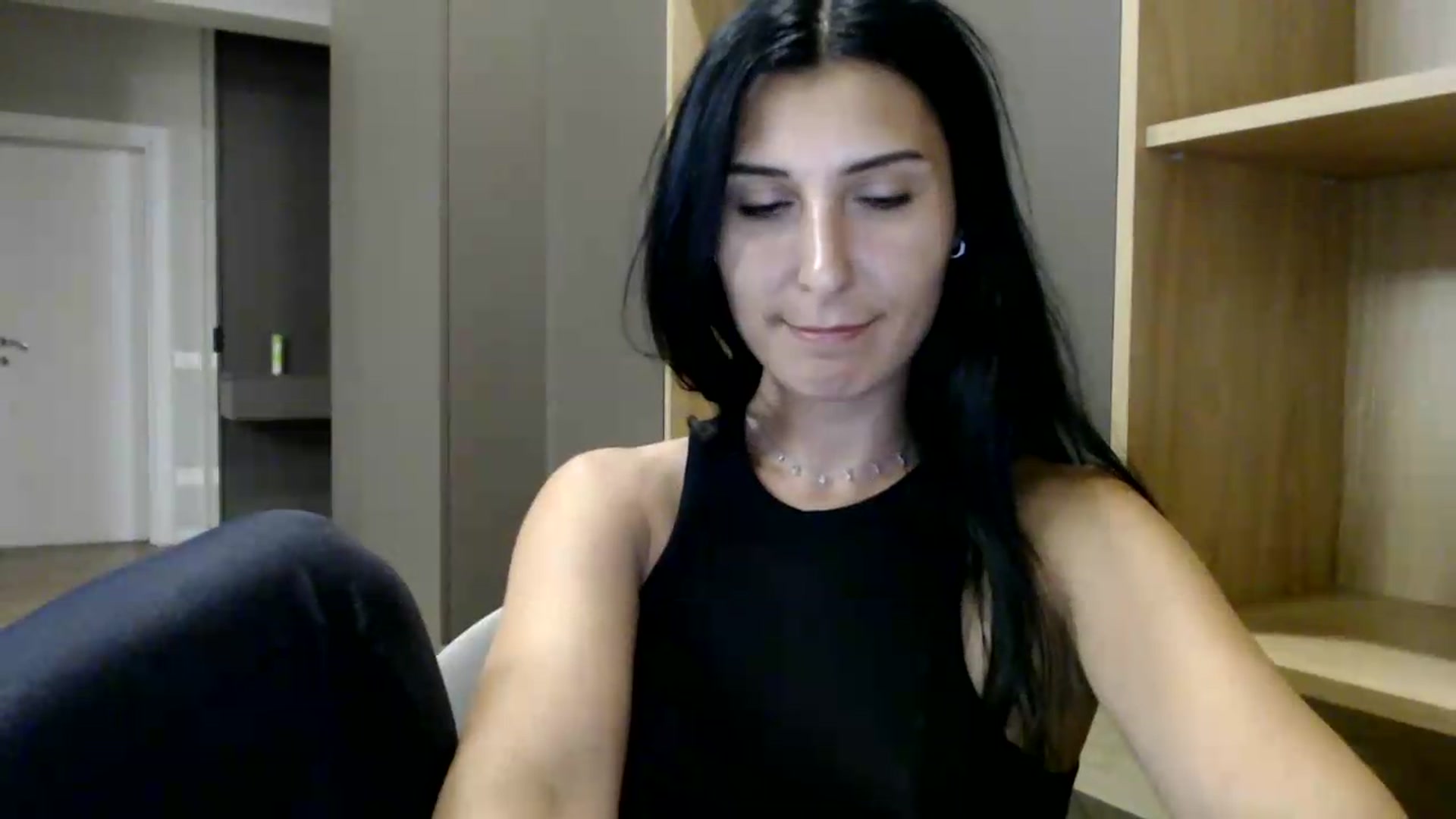 Gallery image thumbnail from ReyInna's myfreecams stream on, 07/10/2026, 19:03 image 12 of 20
