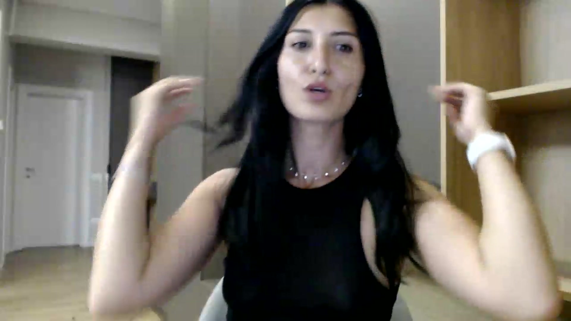 Gallery image thumbnail from ReyInna's myfreecams stream on, 07/10/2026, 19:03 image 7 of 20