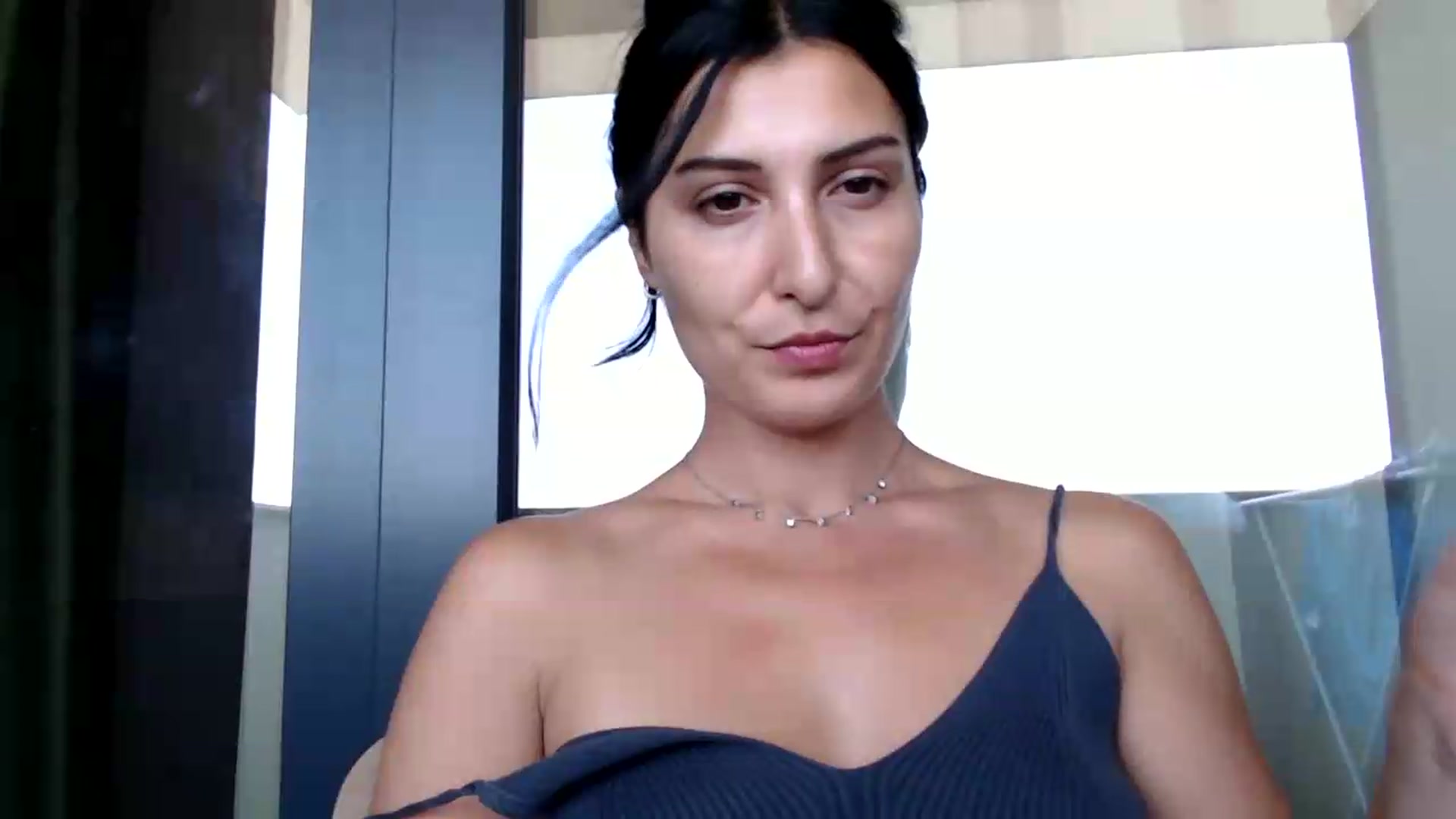 Gallery image thumbnail from ReyInna's myfreecams stream on, 07/11/2026, 09:44 image 8 of 20