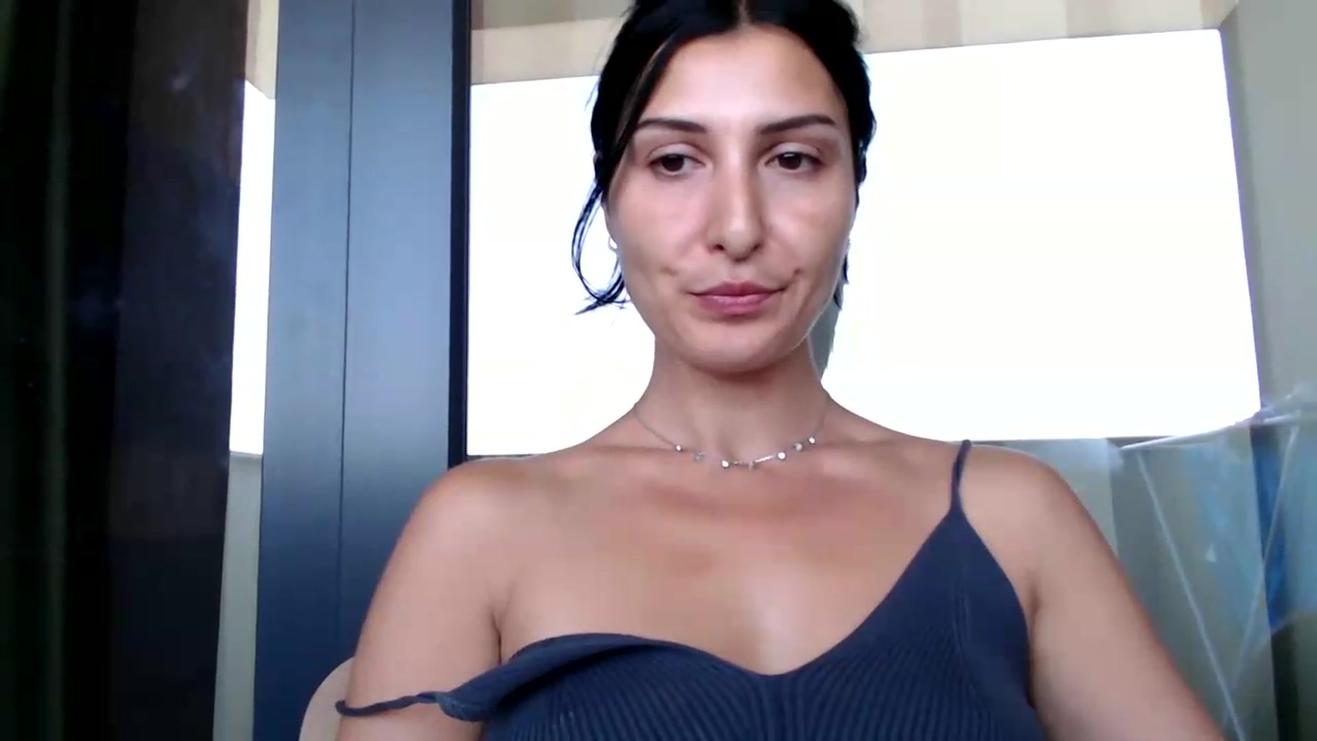 Gallery image thumbnail from ReyInna's myfreecams stream on, 07/11/2026, 09:44 image 9 of 20