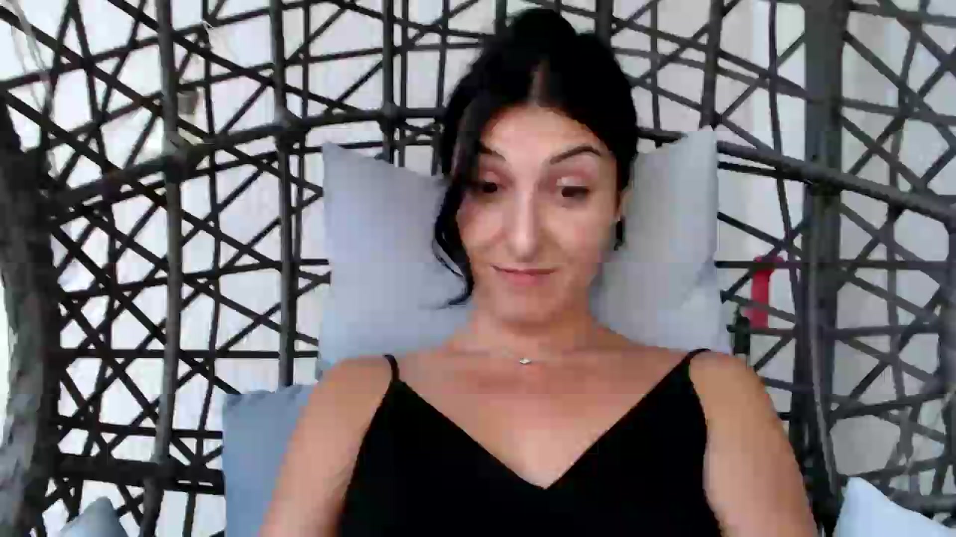 Gallery image thumbnail from ReyInna's myfreecams stream on, 07/17/2026, 18:11 image 1 of 20