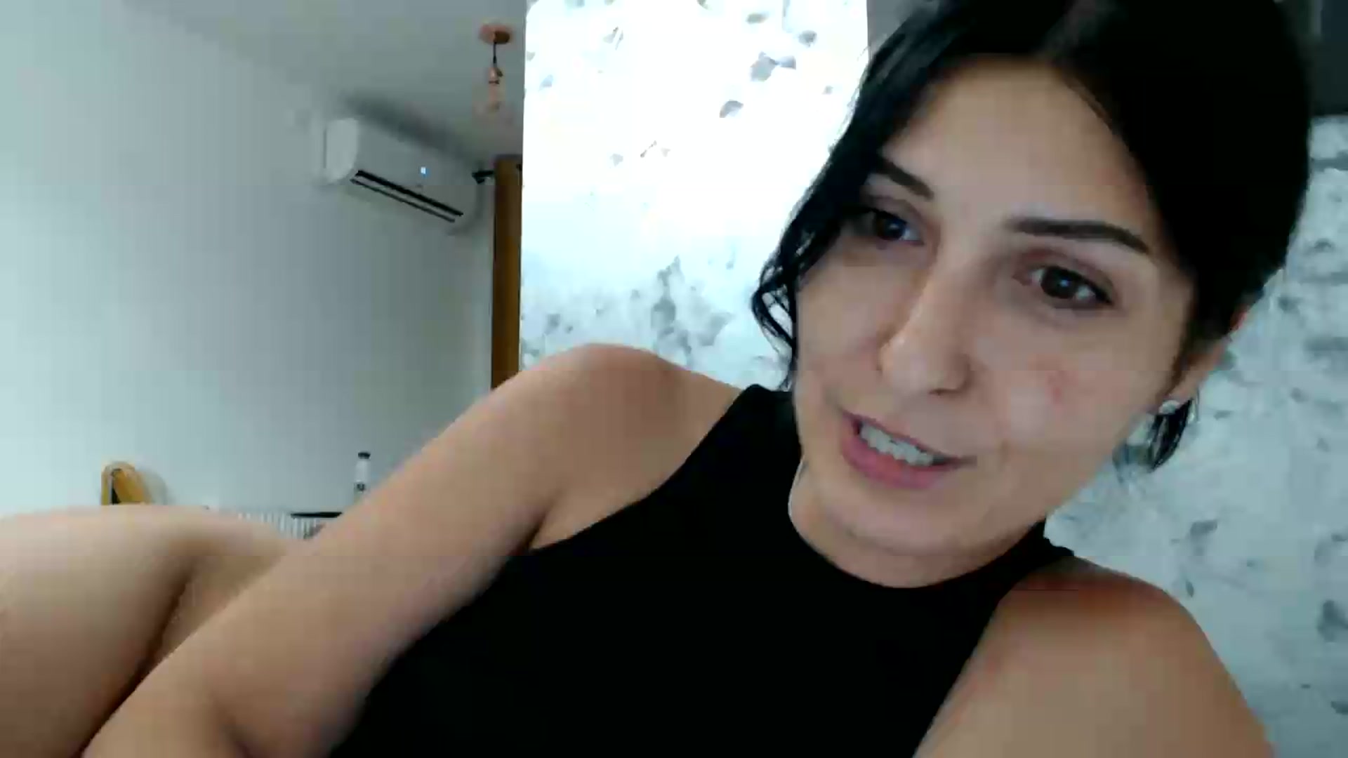 Gallery image thumbnail from ReyInna's myfreecams stream on, 07/17/2026, 19:13 image 1 of 20