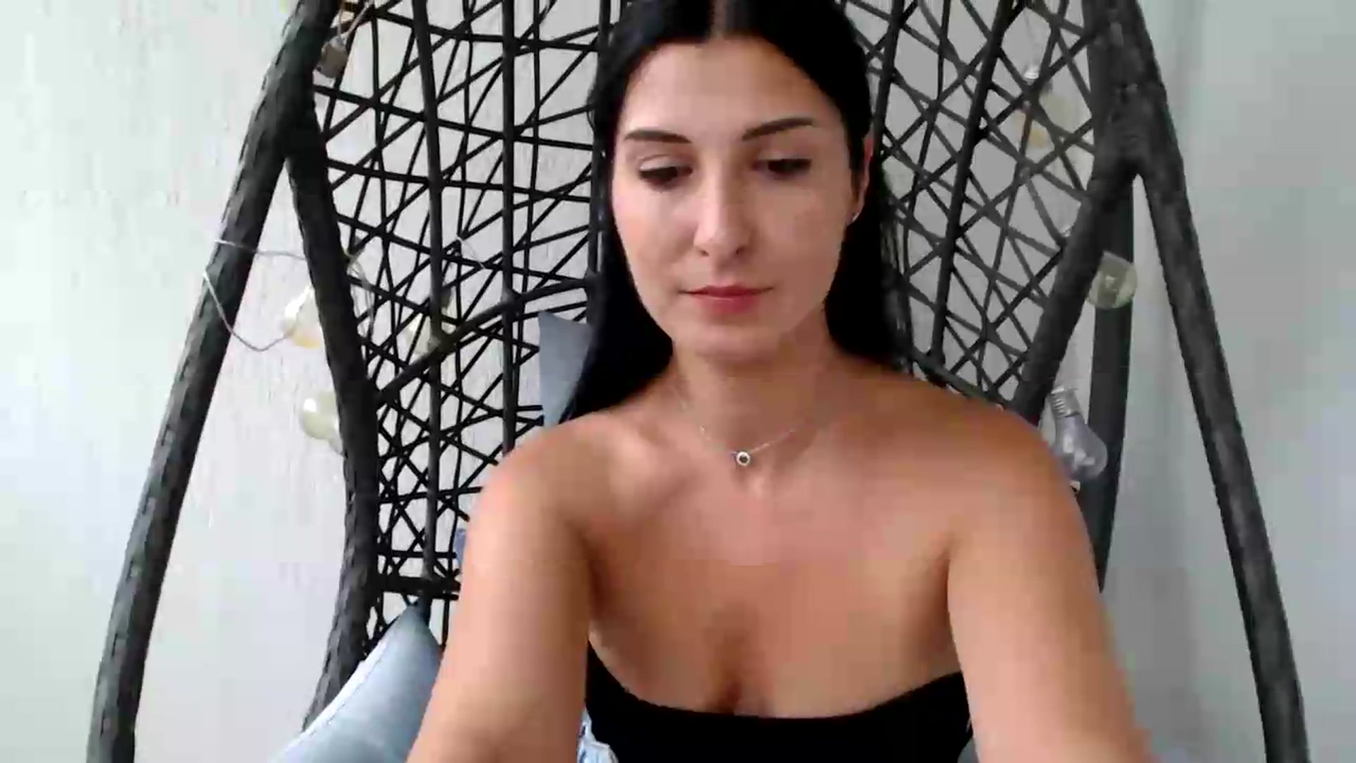 Gallery image thumbnail from ReyInna's myfreecams stream on, 07/18/2026, 16:39 image 12 of 20