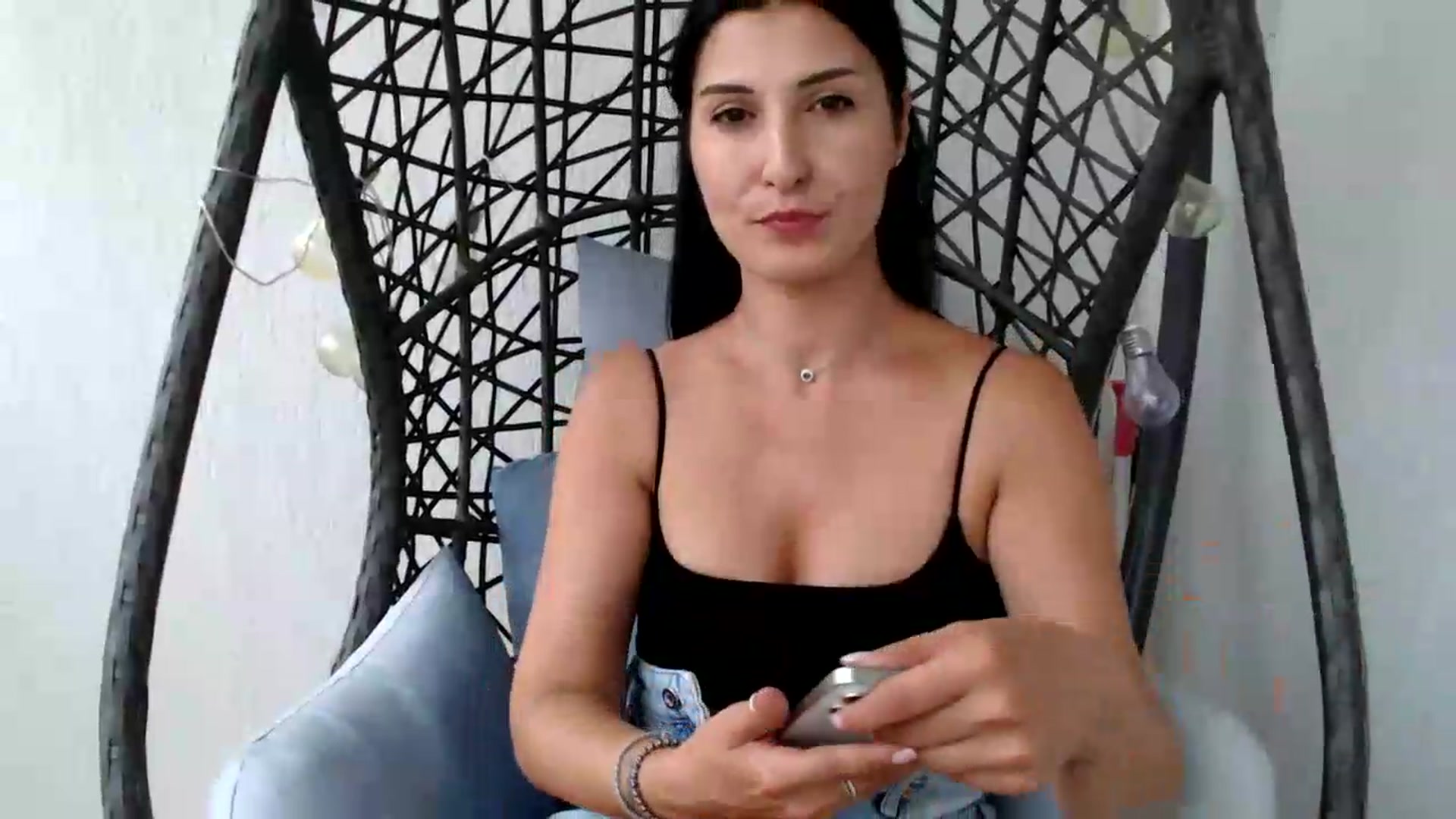 Gallery image thumbnail from ReyInna's myfreecams stream on, 07/18/2026, 16:39 image 2 of 20