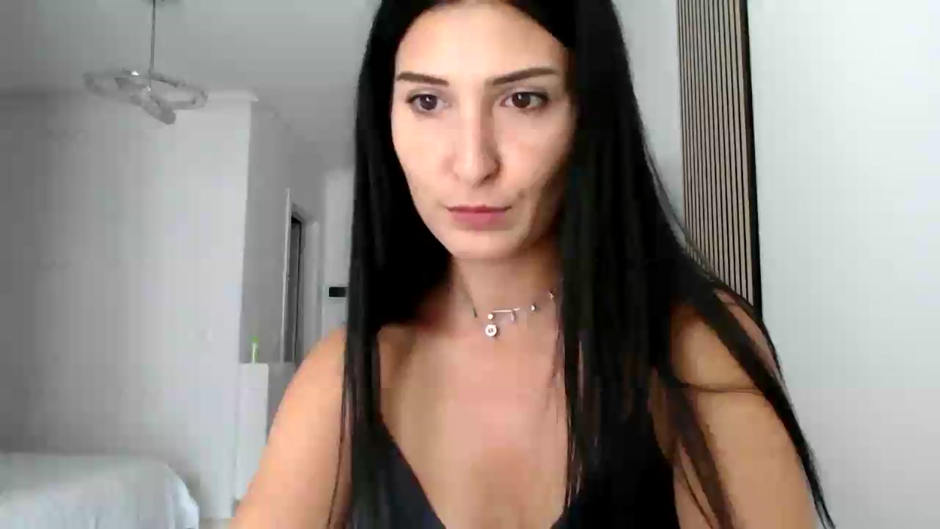 Gallery image thumbnail from ReyInna's myfreecams stream on, 07/19/2026, 09:05 image 10 of 20