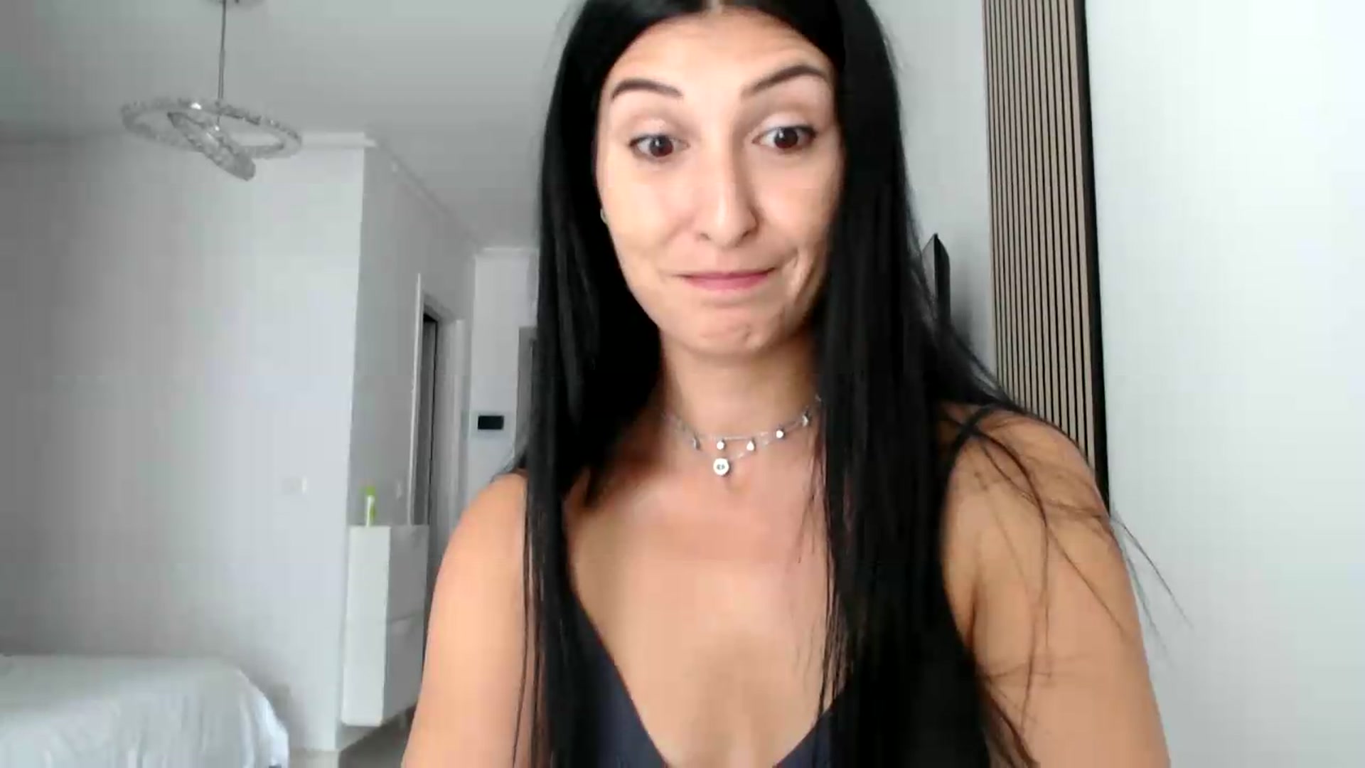 Gallery image thumbnail from ReyInna's myfreecams stream on, 07/19/2026, 09:05 image 11 of 20