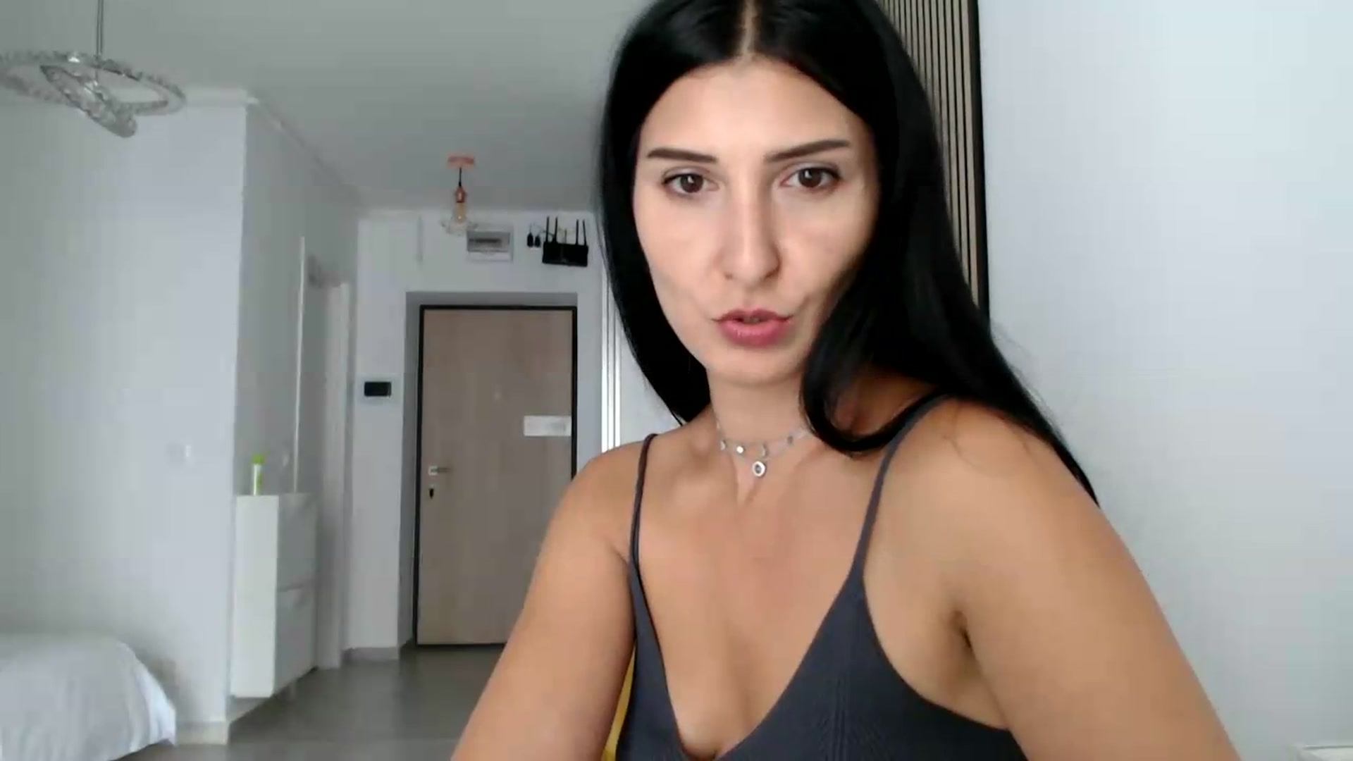 Gallery image thumbnail from ReyInna's myfreecams stream on, 07/19/2026, 11:43 image 2 of 20