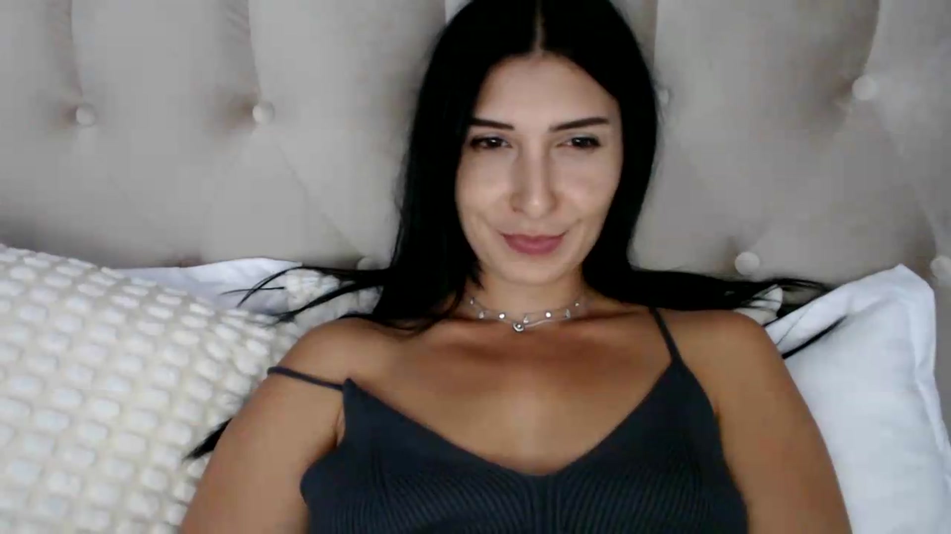 Gallery image thumbnail from ReyInna's myfreecams stream on, 07/19/2026, 11:43 image 16 of 20