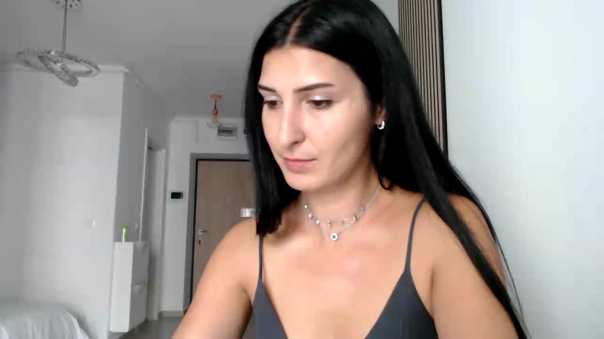 Gallery image thumbnail from ReyInna's myfreecams stream on, 07/19/2026, 14:38 image 6 of 20