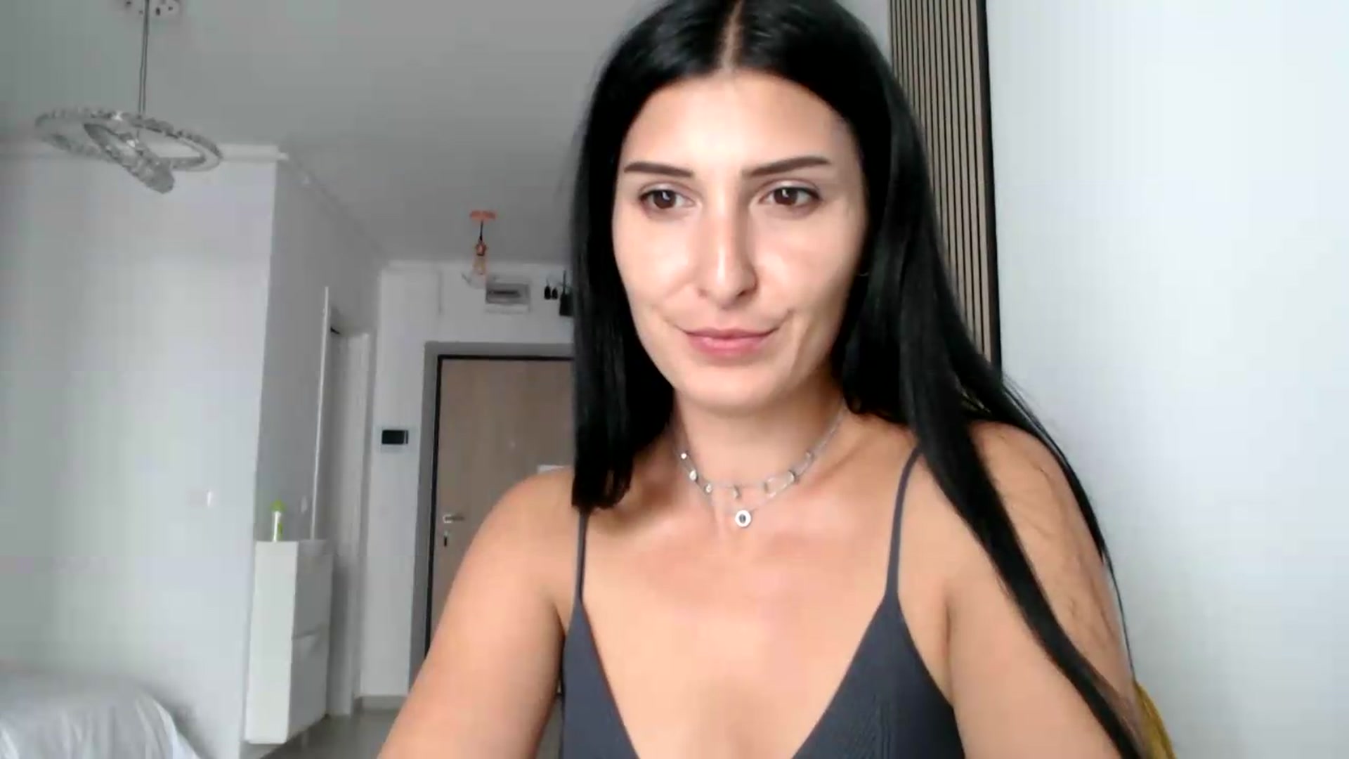 Gallery image thumbnail from ReyInna's myfreecams stream on, 07/19/2026, 14:38 image 7 of 20