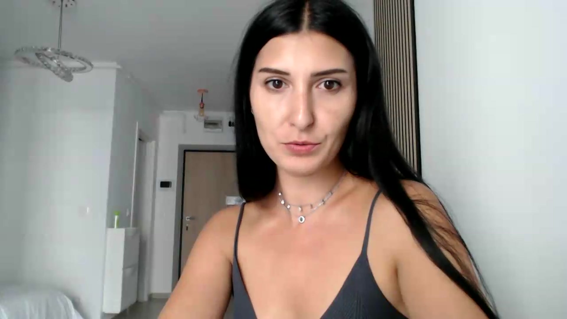 Gallery image thumbnail from ReyInna's myfreecams stream on, 07/19/2026, 14:38 image 15 of 20