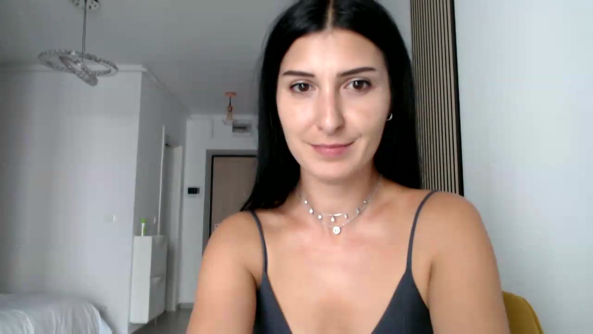 Gallery image thumbnail from ReyInna's myfreecams stream on, 07/19/2026, 14:38 image 2 of 20
