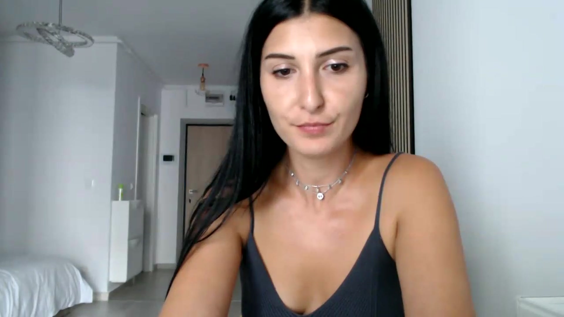 Gallery image thumbnail from ReyInna's myfreecams stream on, 07/19/2026, 15:13 image 18 of 20