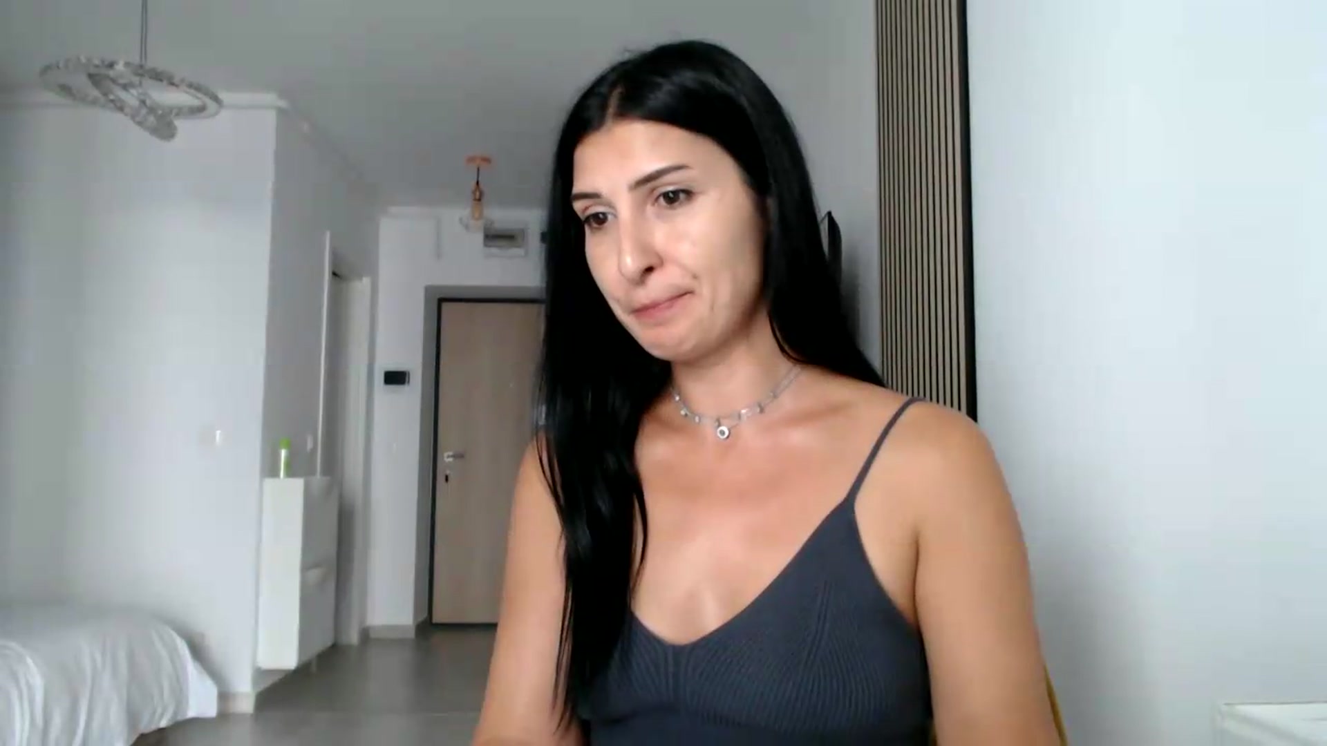 Gallery image thumbnail from ReyInna's myfreecams stream on, 07/19/2026, 15:13 image 15 of 20