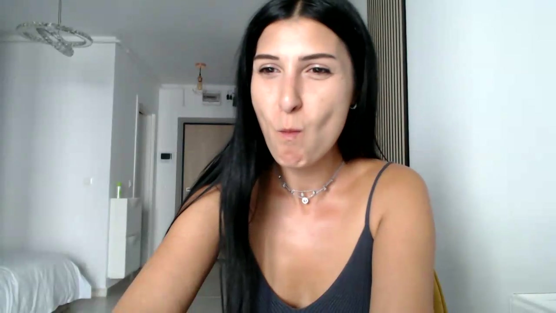 Gallery image thumbnail from ReyInna's myfreecams stream on, 07/19/2026, 15:13 image 13 of 20