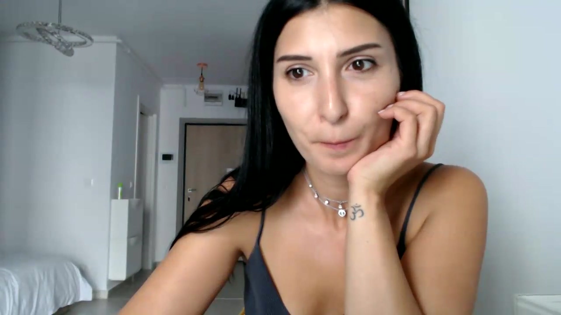 Gallery image thumbnail from ReyInna's myfreecams stream on, 07/19/2026, 15:13 image 17 of 20