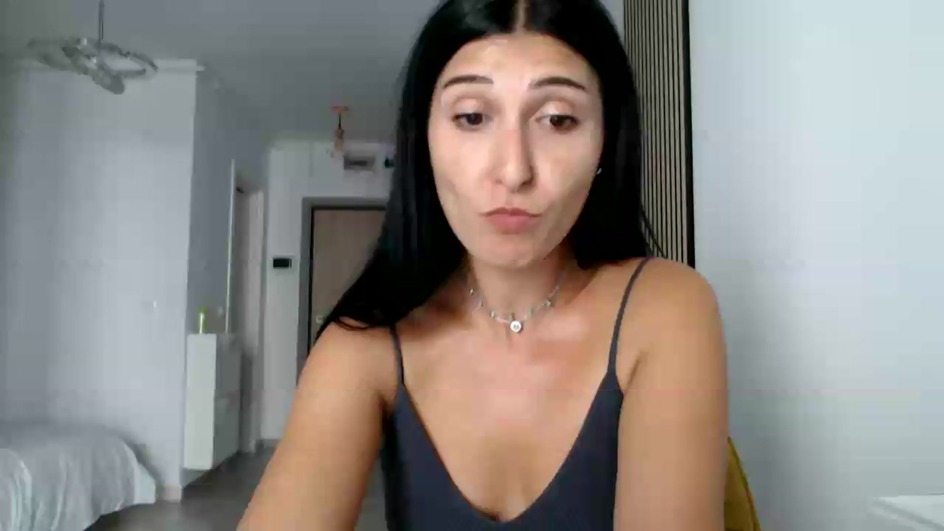 Gallery image thumbnail from ReyInna's myfreecams stream on, 07/19/2026, 15:13 image 9 of 20