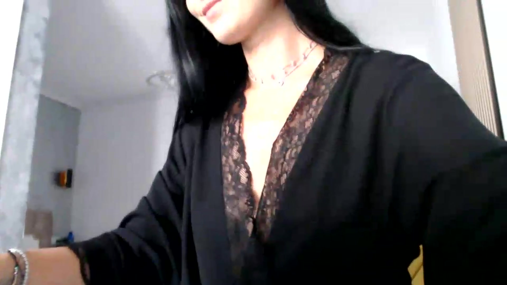 Gallery image thumbnail from ReyInna's myfreecams stream on, 07/20/2026, 15:28 image 18 of 20