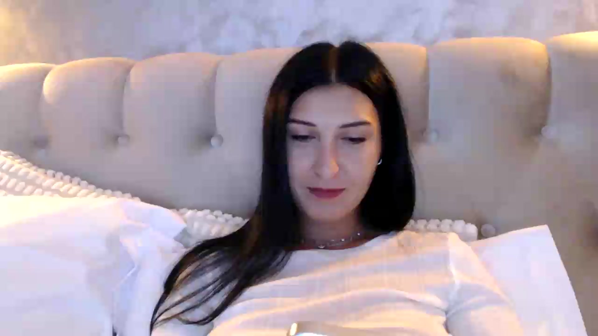 Gallery image thumbnail from ReyInna's myfreecams stream on, 07/22/2026, 08:25 image 5 of 20