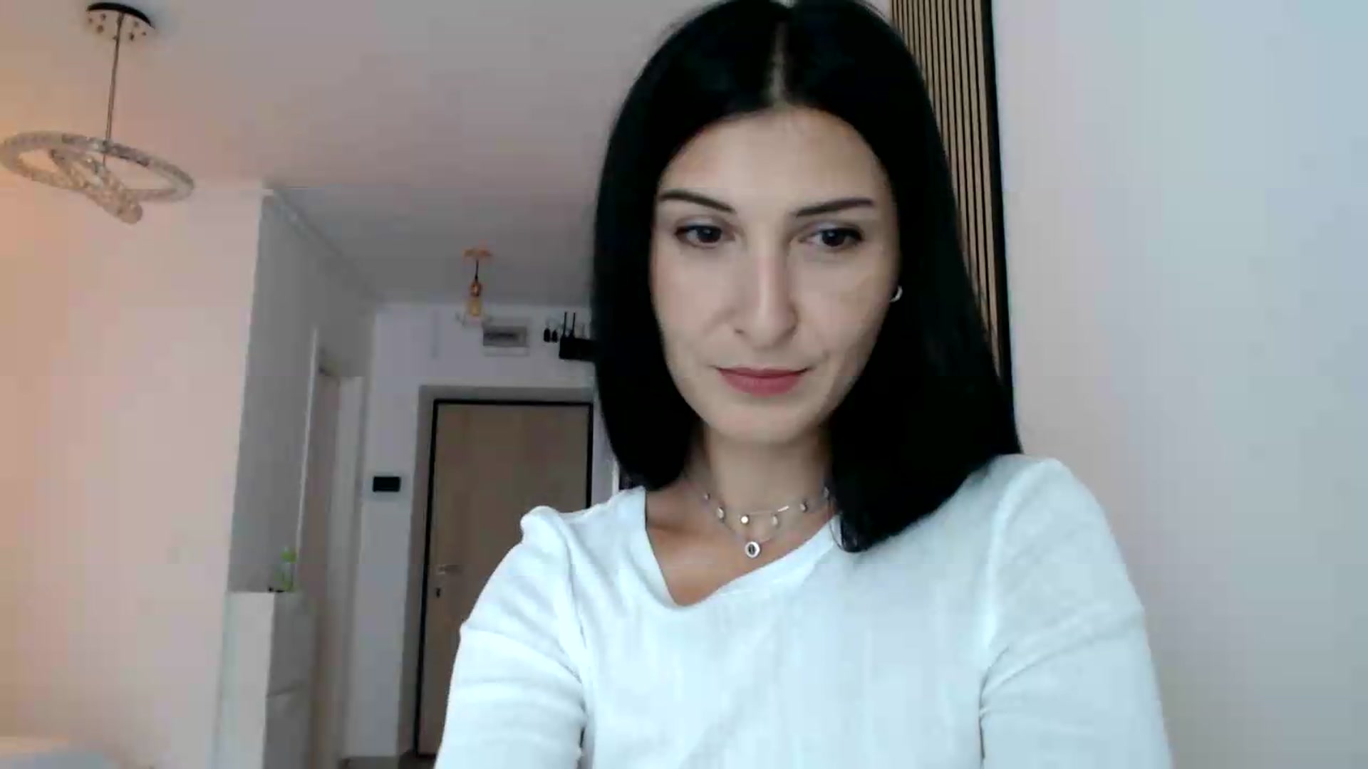 Gallery image thumbnail from ReyInna's myfreecams stream on, 07/22/2026, 08:25 image 11 of 20